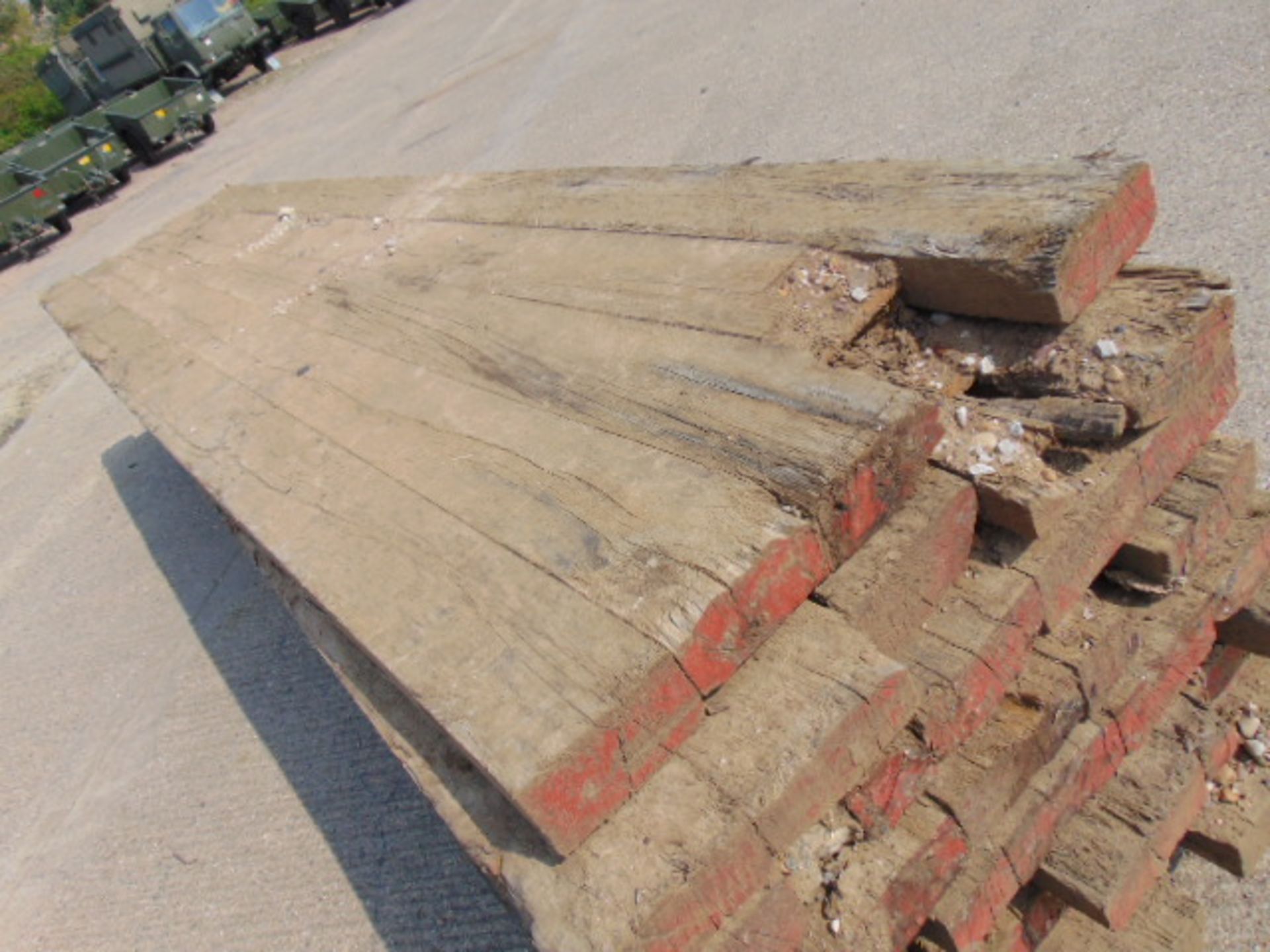 Approx 28 x 5m Hardwood Bog Mats for Excavators / Diggers etc - Image 2 of 7