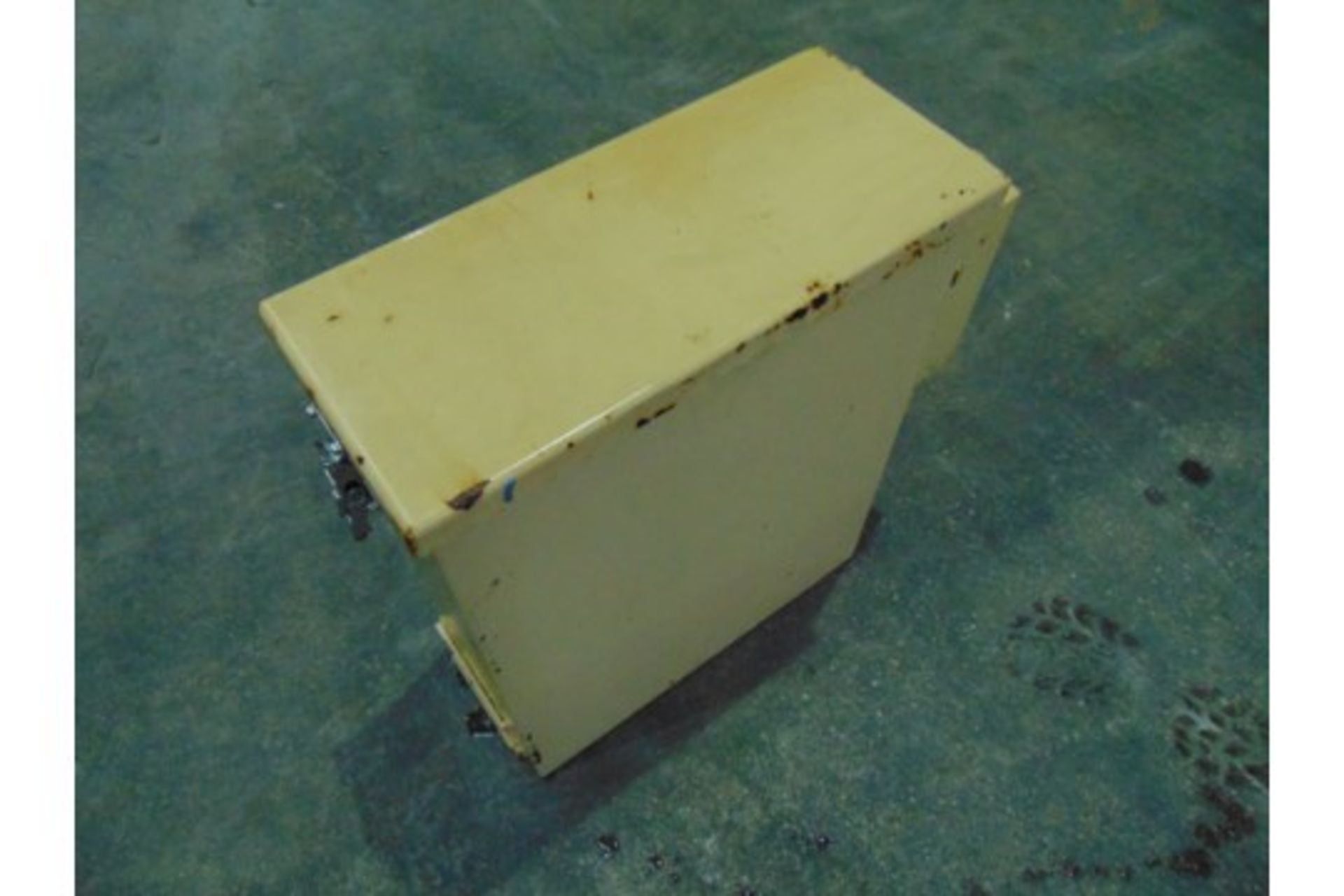 Vehicle Mounted Jerry Can Stowage Box - Image 4 of 6