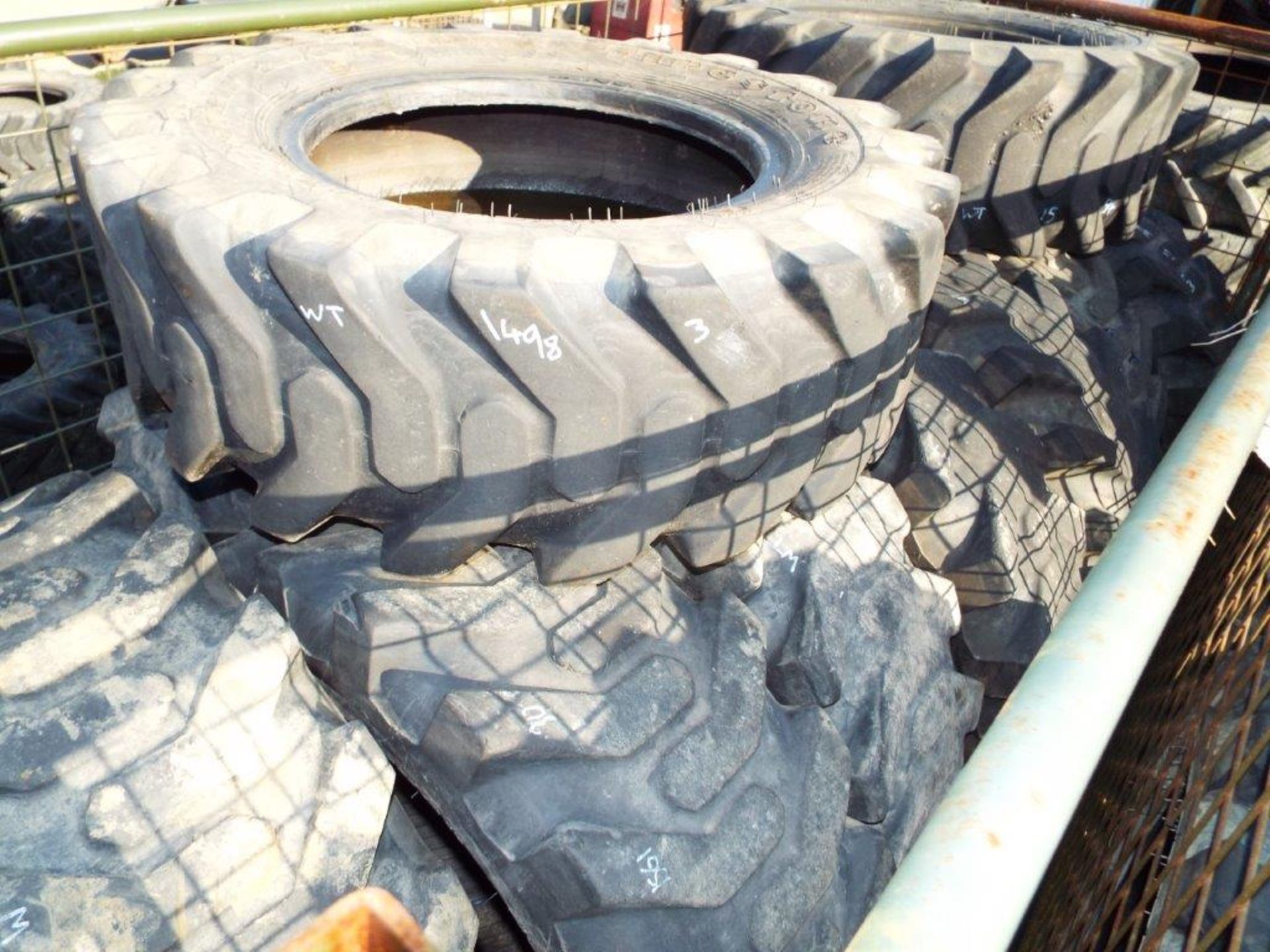 Approx 200 x Mixed JCB Telehandler Tyres - Image 37 of 38