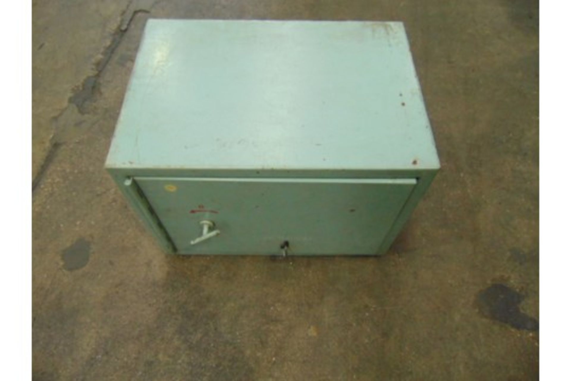 You are bidding on a Lockable Safe Box. It is sold as seen without warranty and has not been tried - Image 4 of 4