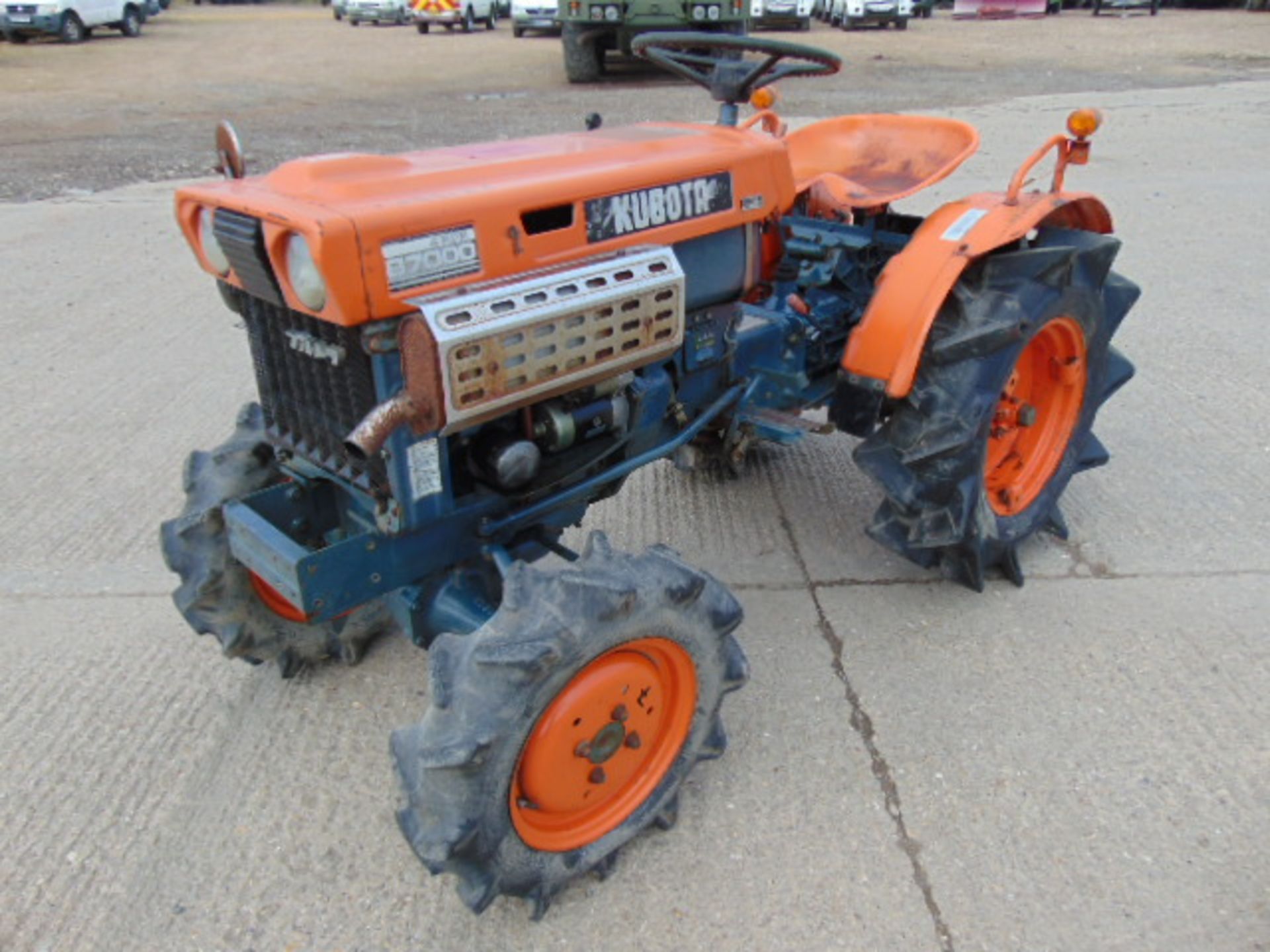 Kubota B7000 4WD Compact Tractor