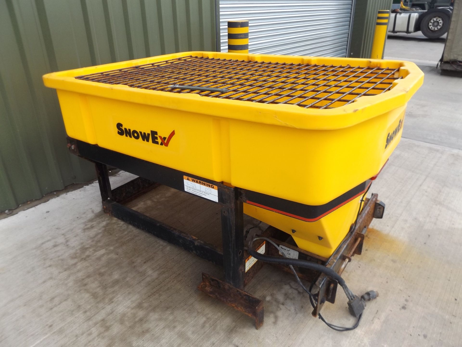 Snow Ex Vee Pro 6000 Salt Spreader - Image 2 of 6