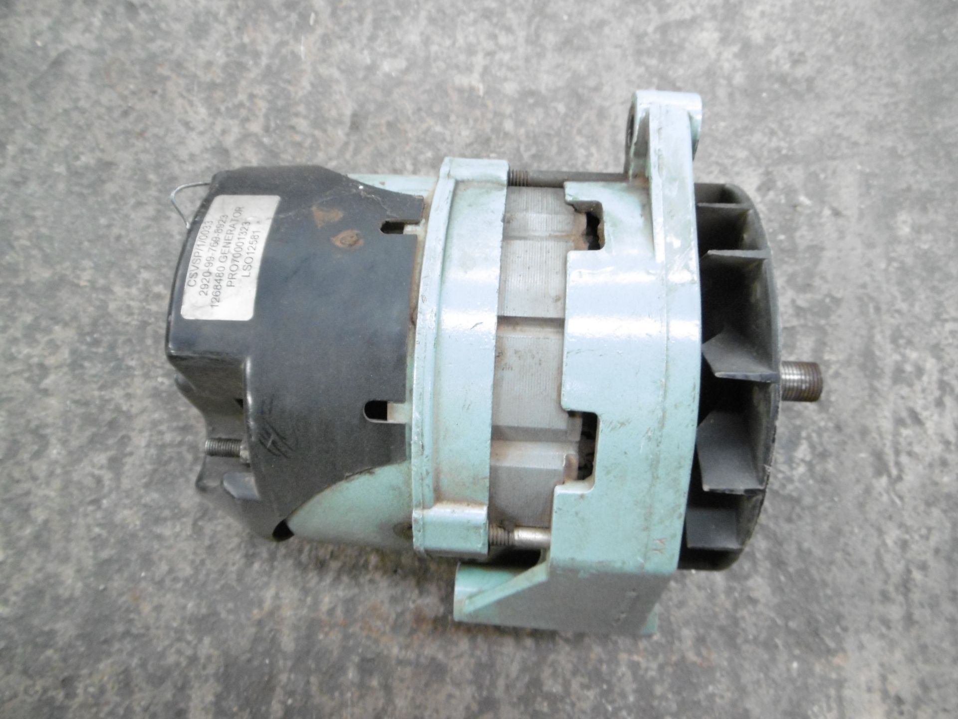 30 x Takeout Bedford 24V Alternators - Image 4 of 6