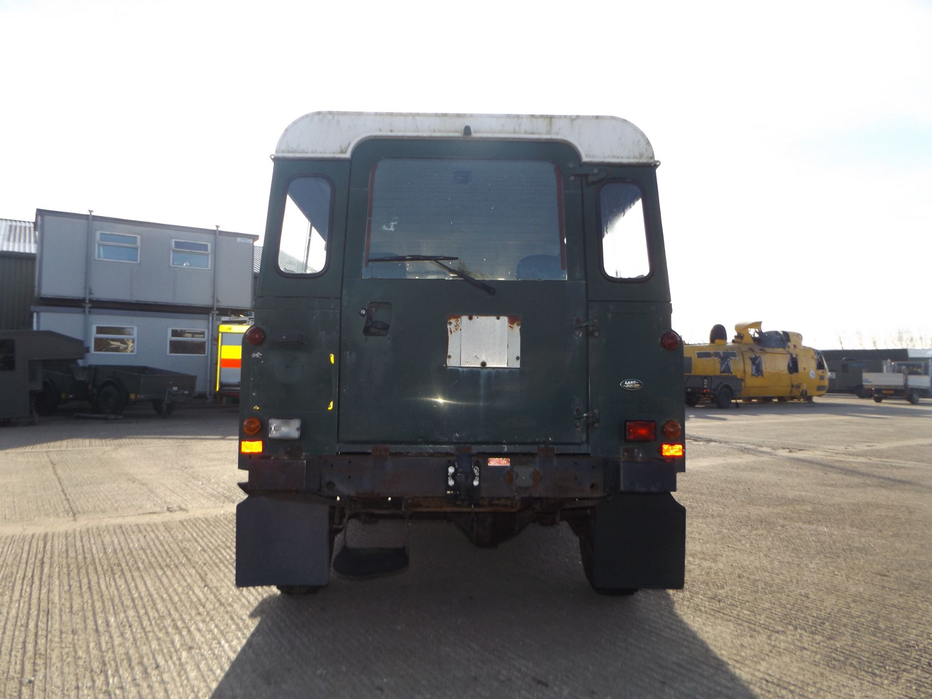 Land Rover Defender 110 300TDi Station Wagon suitable for spares or repairs - Image 6 of 20