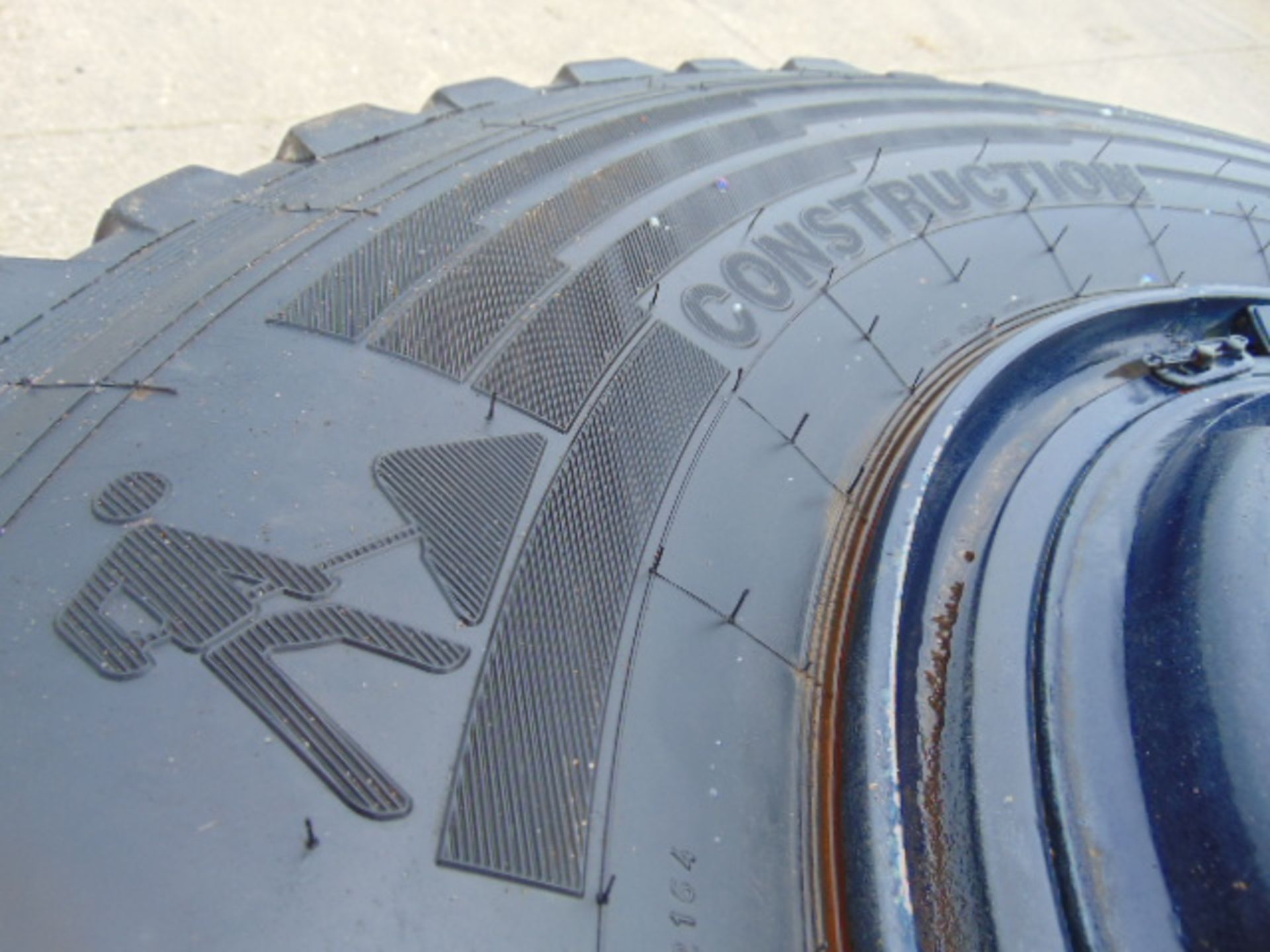 4 x Continental HSC 12.00 R20 Construction Tyres complete with 10 Stud Rims - Image 5 of 10