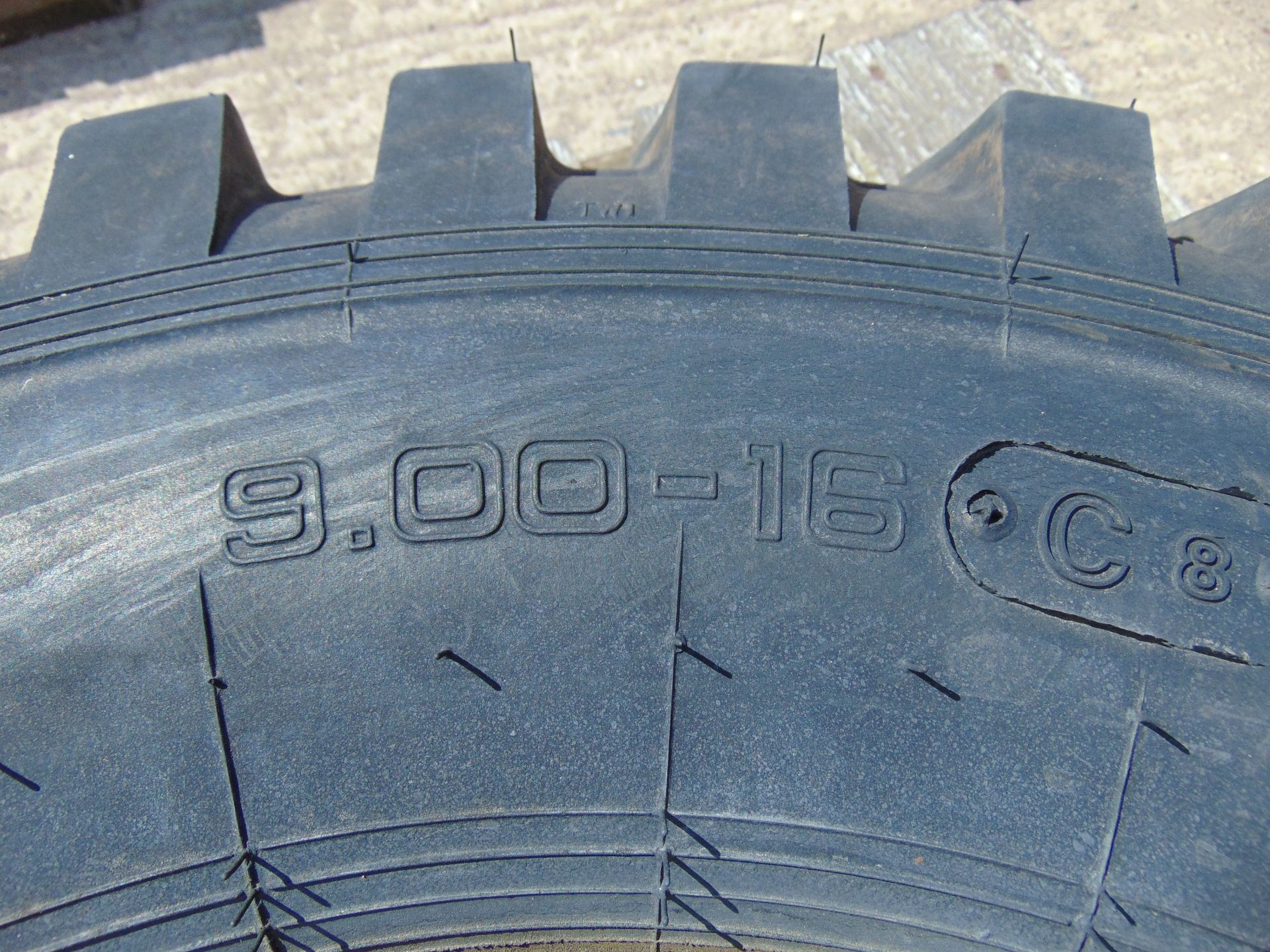 1 x Petlas 9.00 x 16 Tyre complete with 5 stud rim - Image 5 of 6