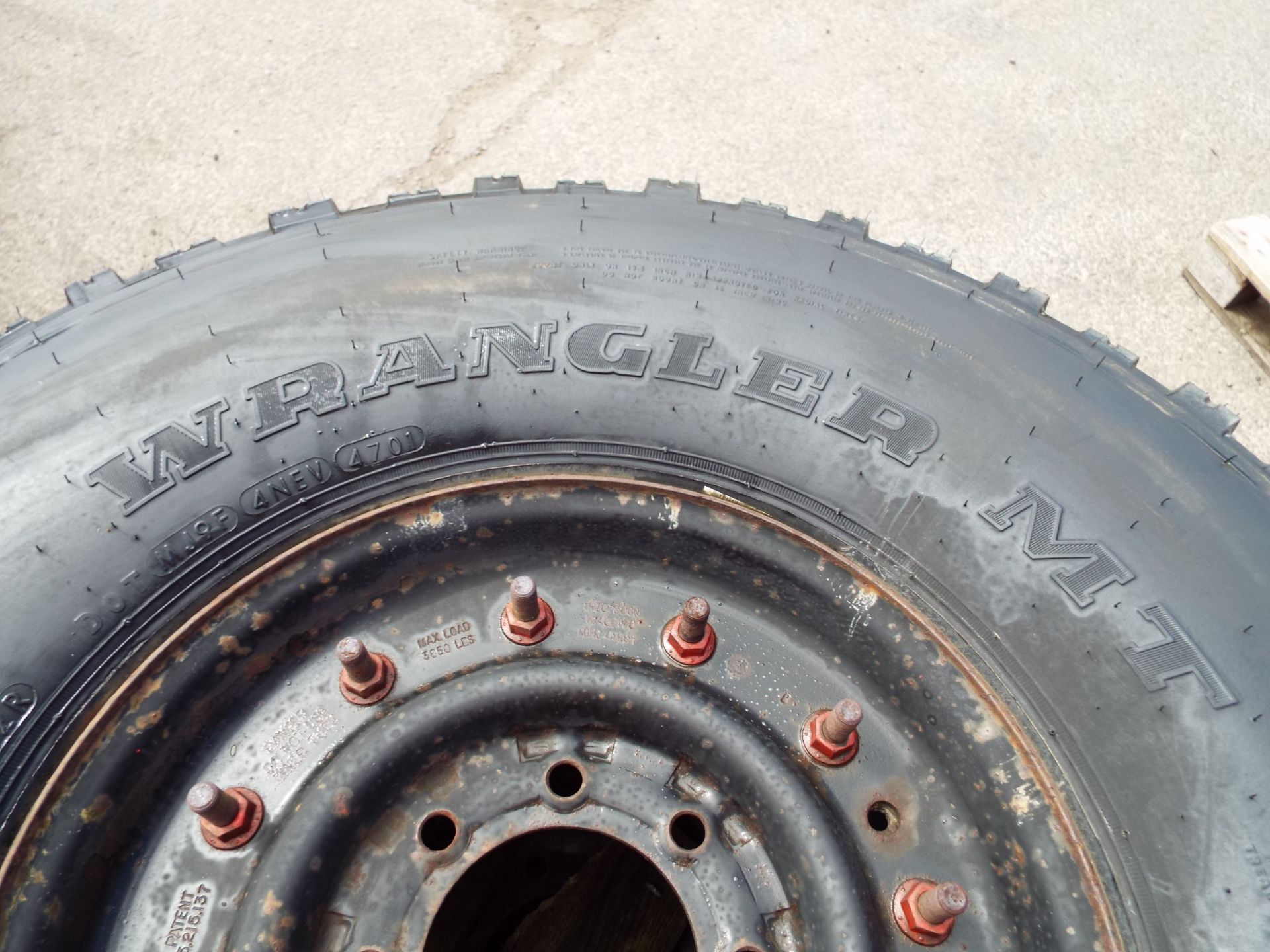 3 x Goodyear Wrangler MT 37x12.50 R16.5LT Tyres with 8 Stud Rims - Bild 3 aus 5