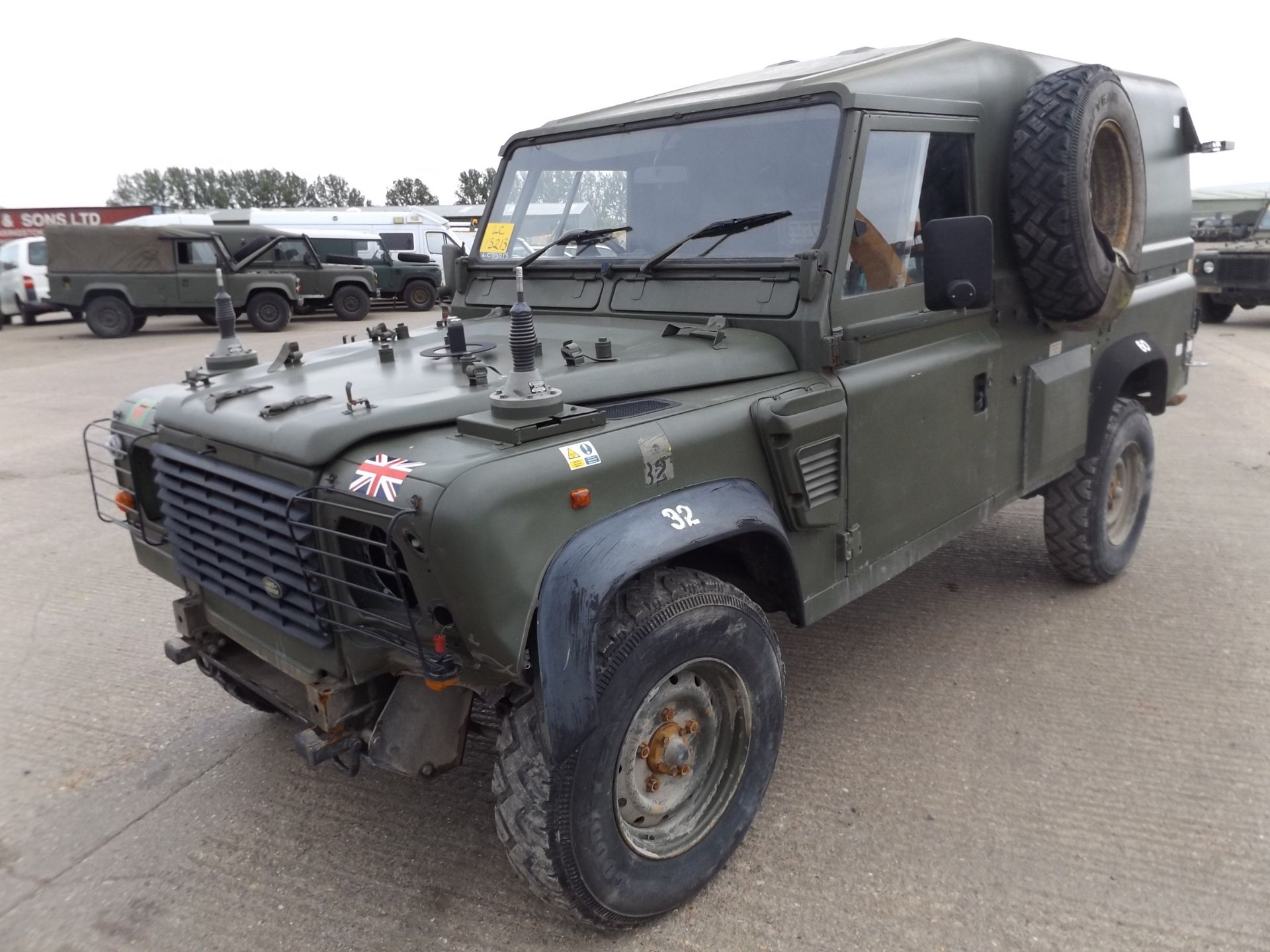 Land Rover Wolf 110 Hard Top damage repairable - Image 3 of 17