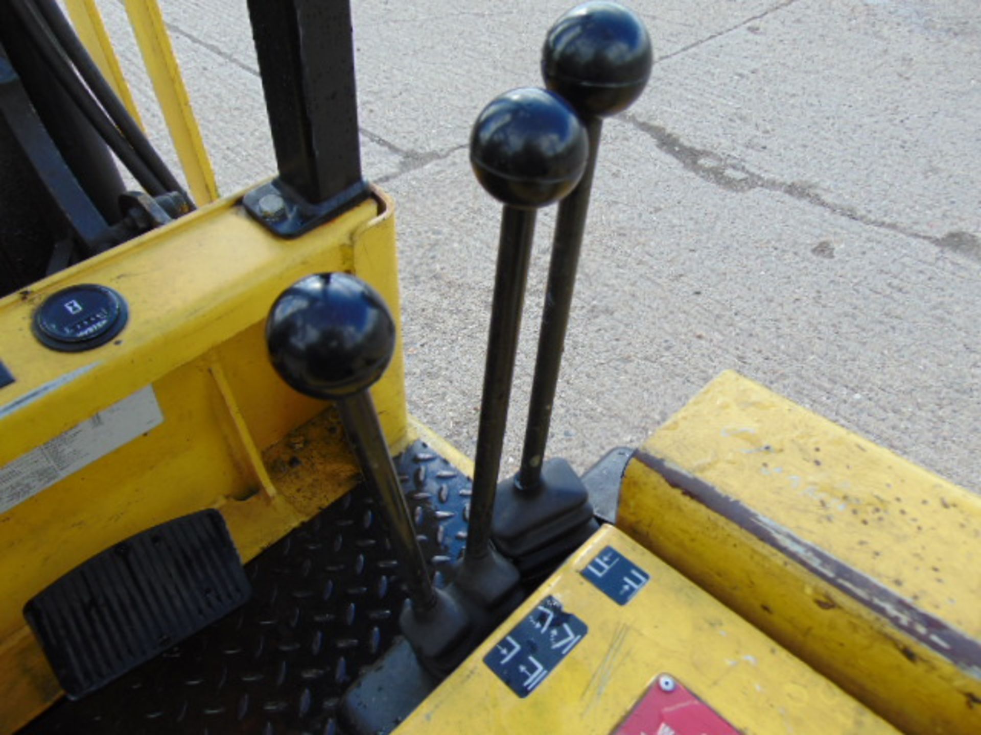 Hyster A1.50XL Electric Forklift with sideshift - Image 11 of 15