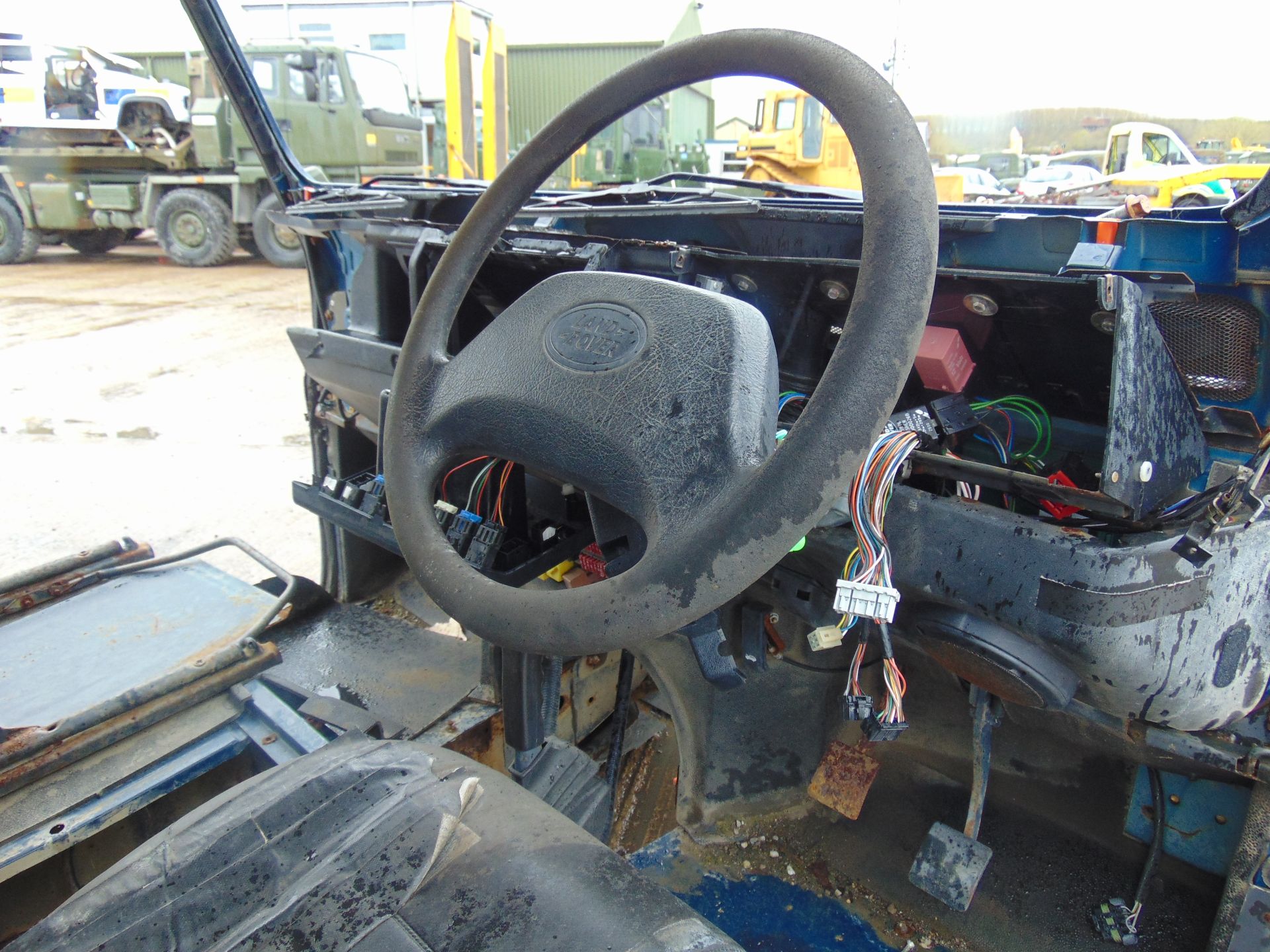 Land Rover Defender 110 TD5 suitable for spares or repairs - Image 15 of 19