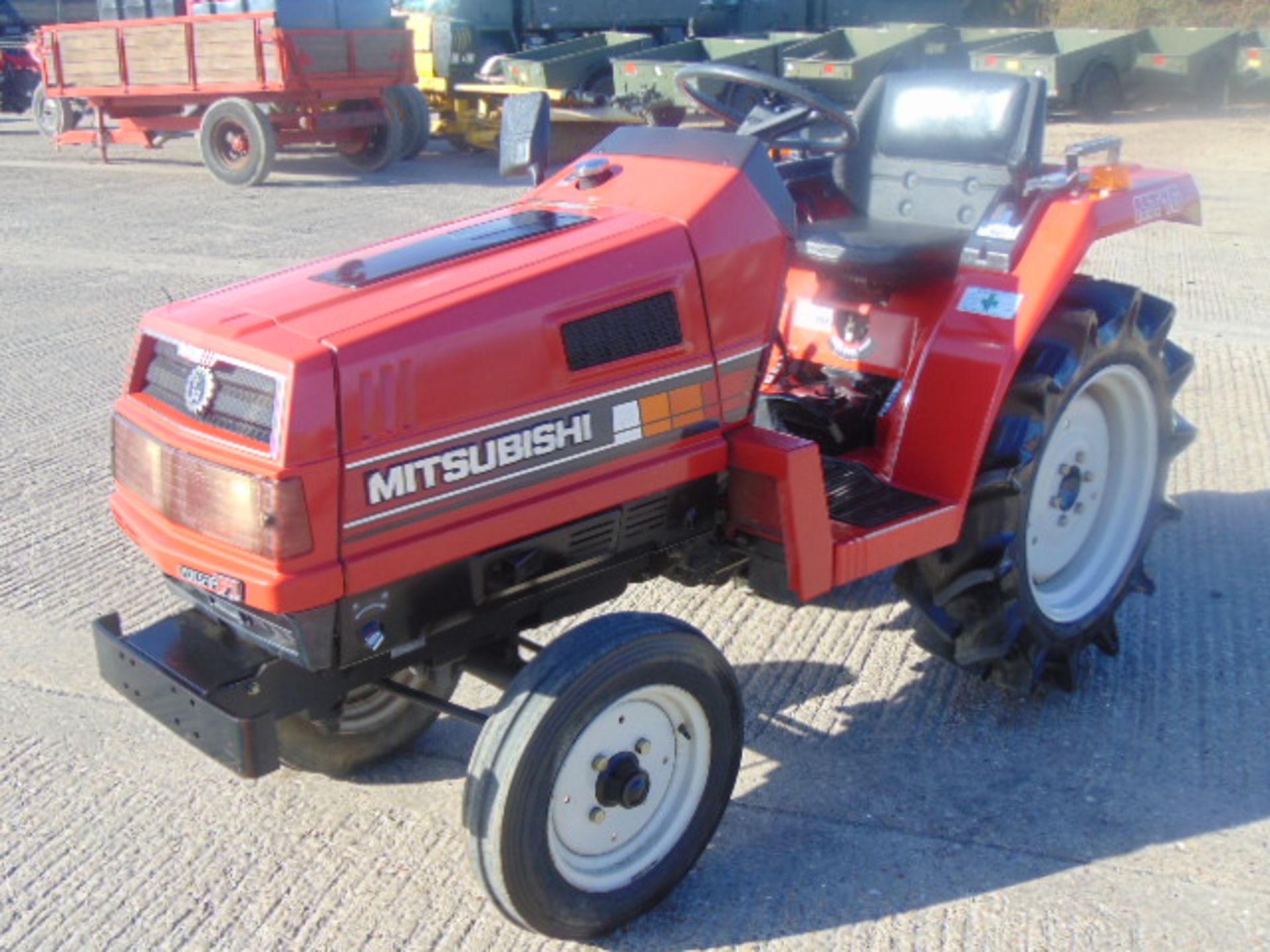 Mitsubishi MT16 Compact Tractor 400 hours only - Image 3 of 18
