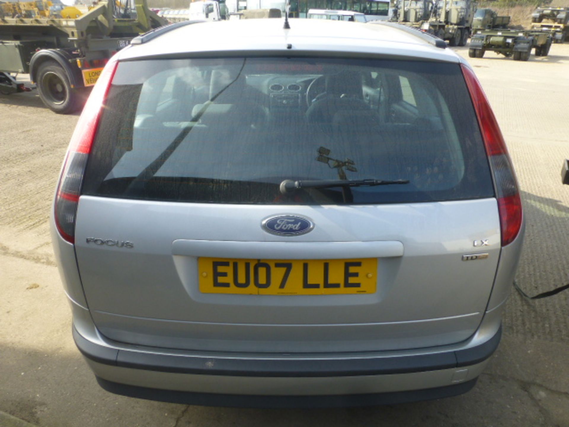 Ford Focus 1.8TDCi Estate - Image 5 of 14