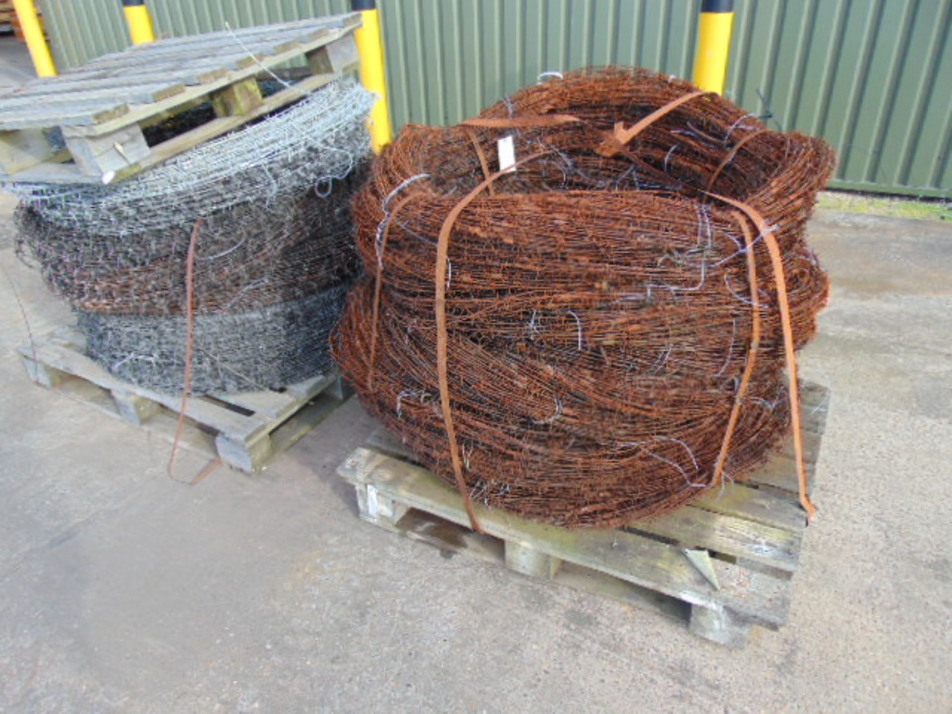 2 x Pallets of Barbed Wire - Image 3 of 5