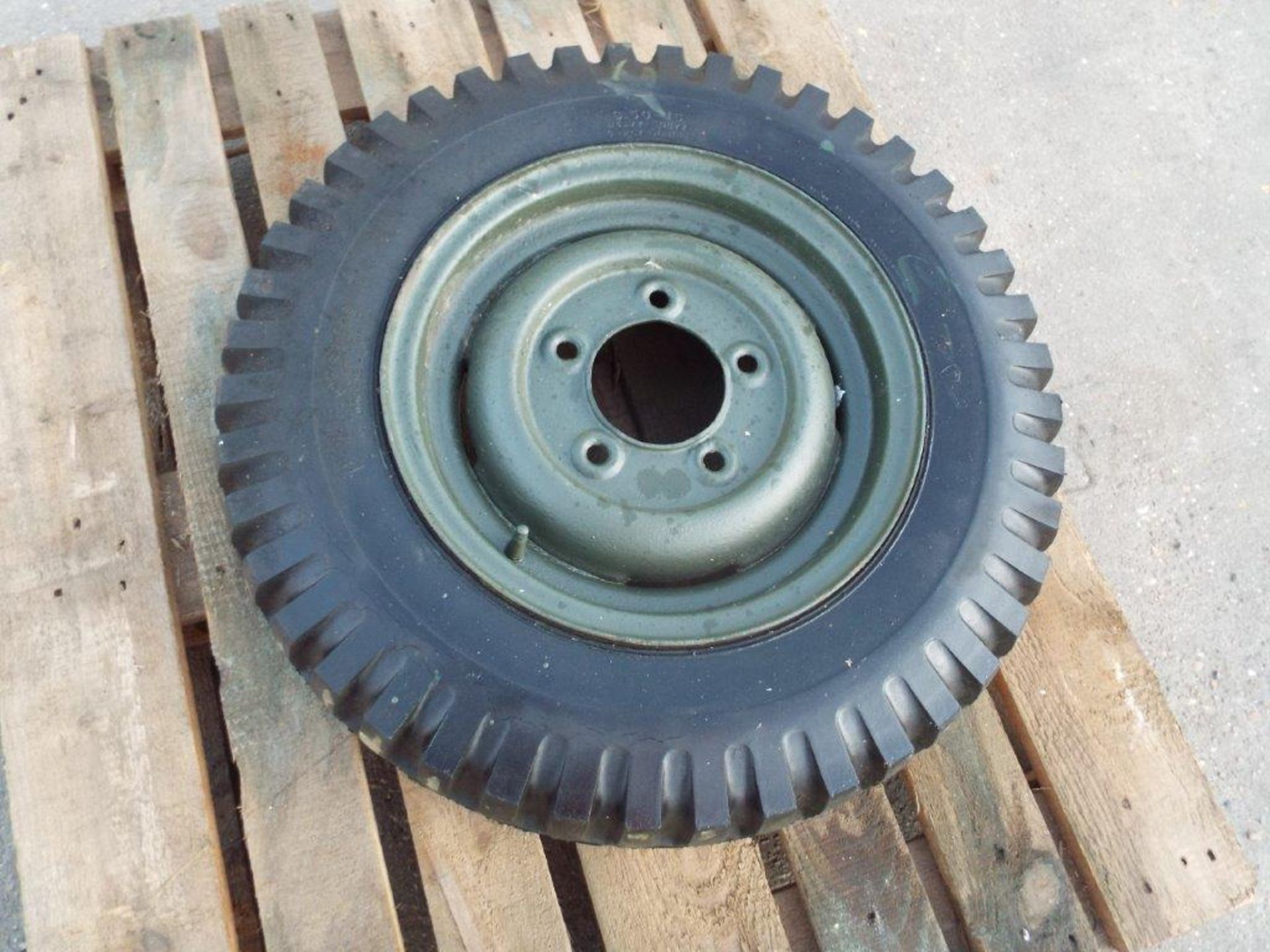 Firestone Ground Grip 6.50-16 Tyre with 5 Stud Rim Suitable for Lightweight Land Rover etc