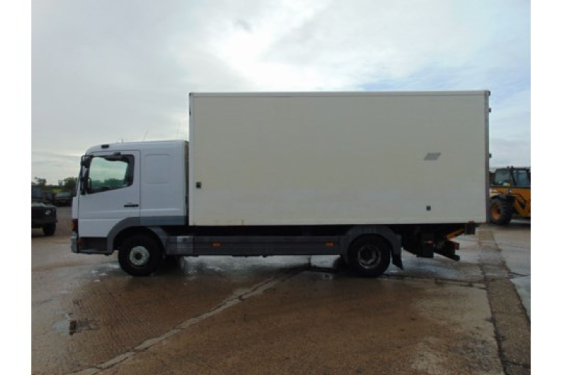 2001 Mercedes Benz Atego 1018 Box Truck C/W Tail Lift - Image 4 of 21
