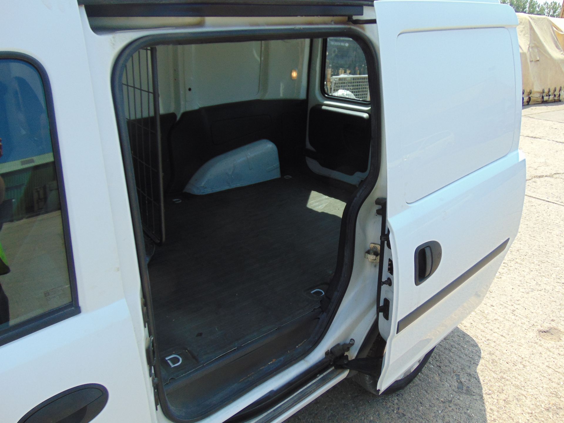 Opel Combo 1.7 Turbo Diesel Panel Van - Image 6 of 15