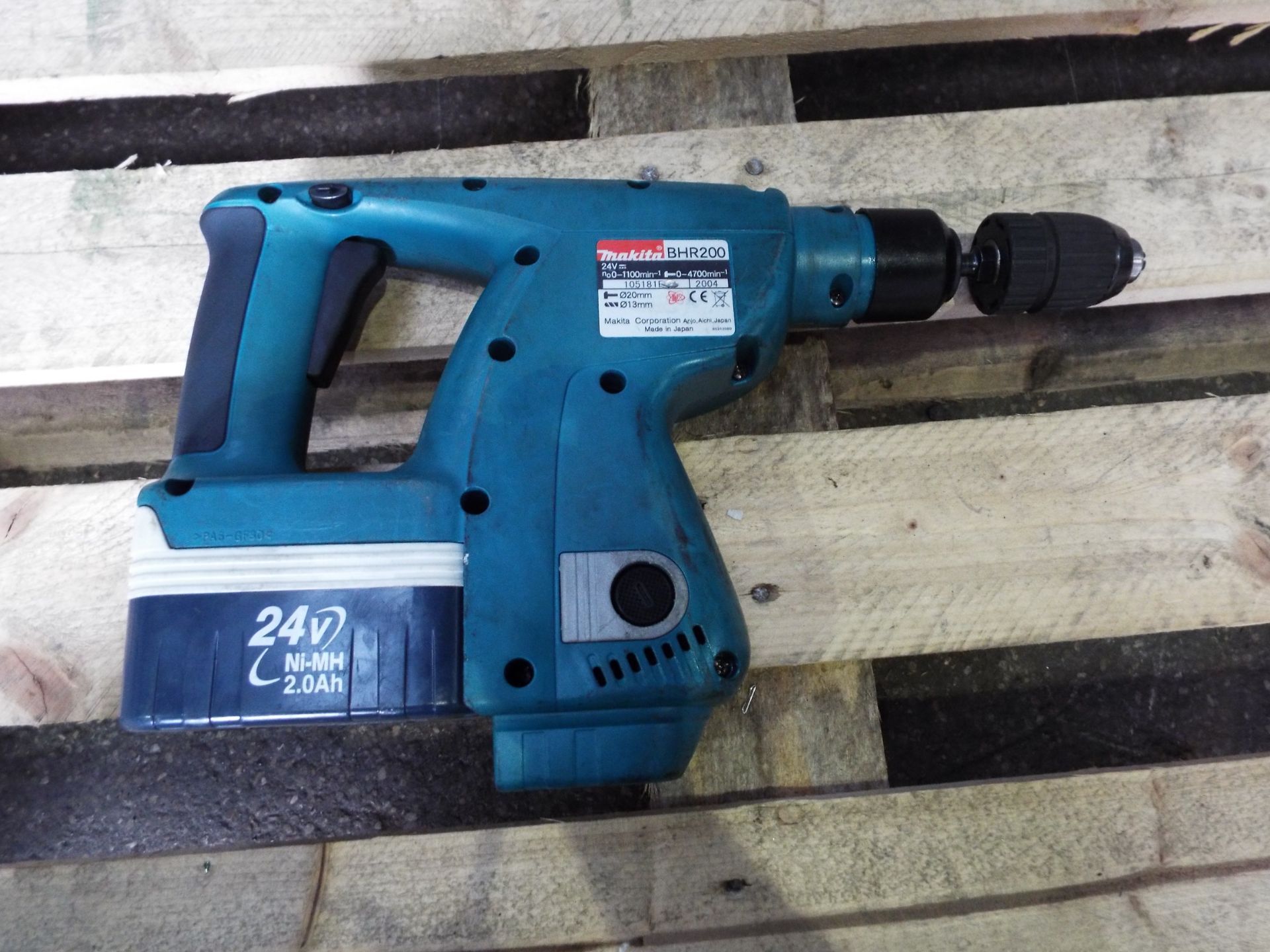 Makita BHR200 Hammer Drill with Battery and Charger - Image 3 of 7