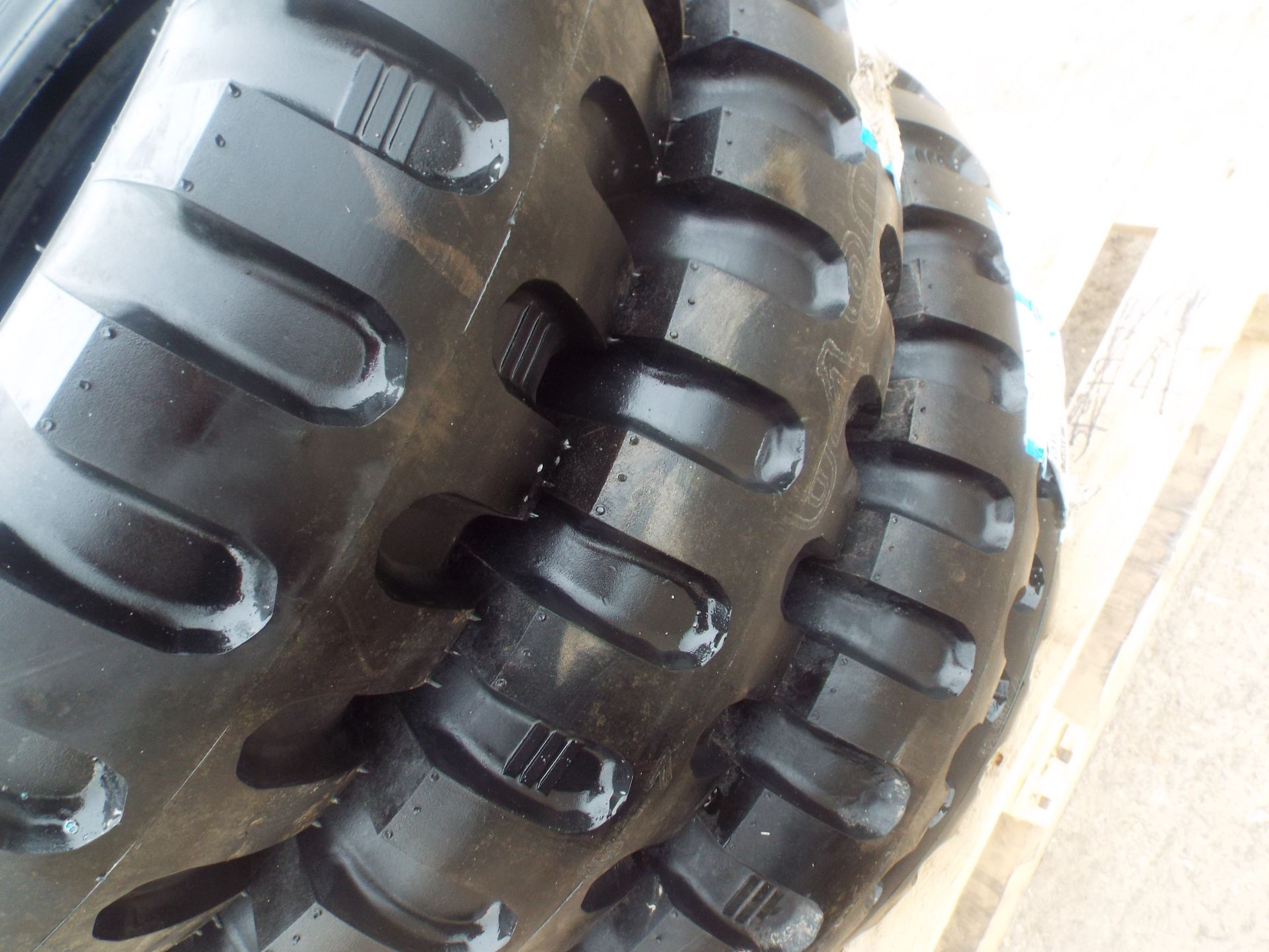 4 x S.T.A. 9.00-20 Crossply Tyres - Image 5 of 7