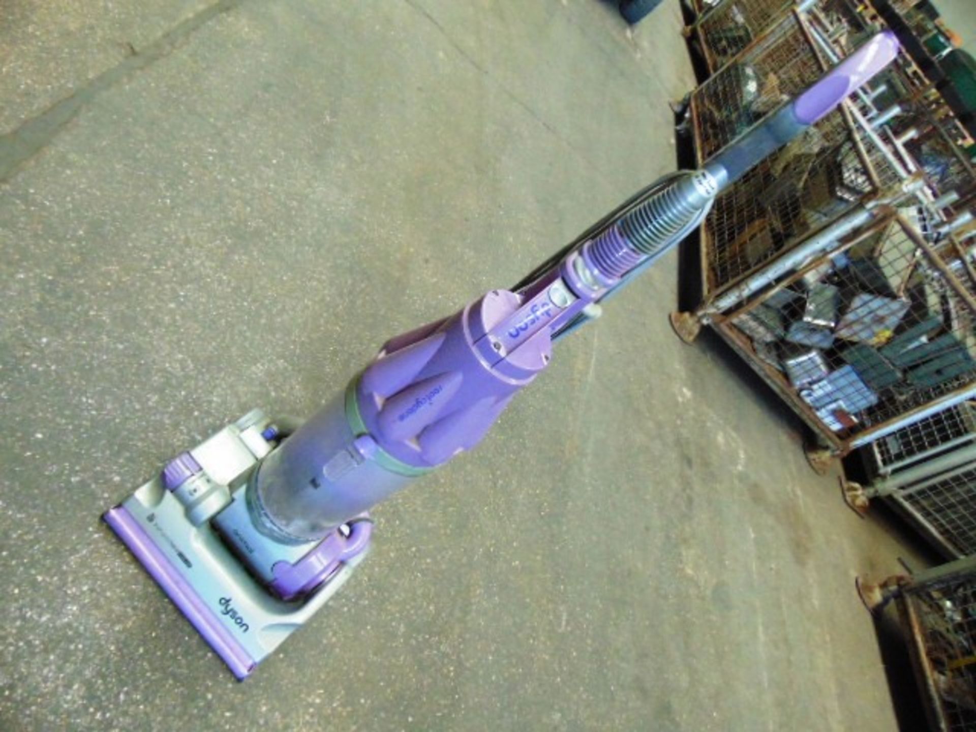 Dyson DCO7 Animal Upright Vacuum Cleaner - Bild 3 aus 5