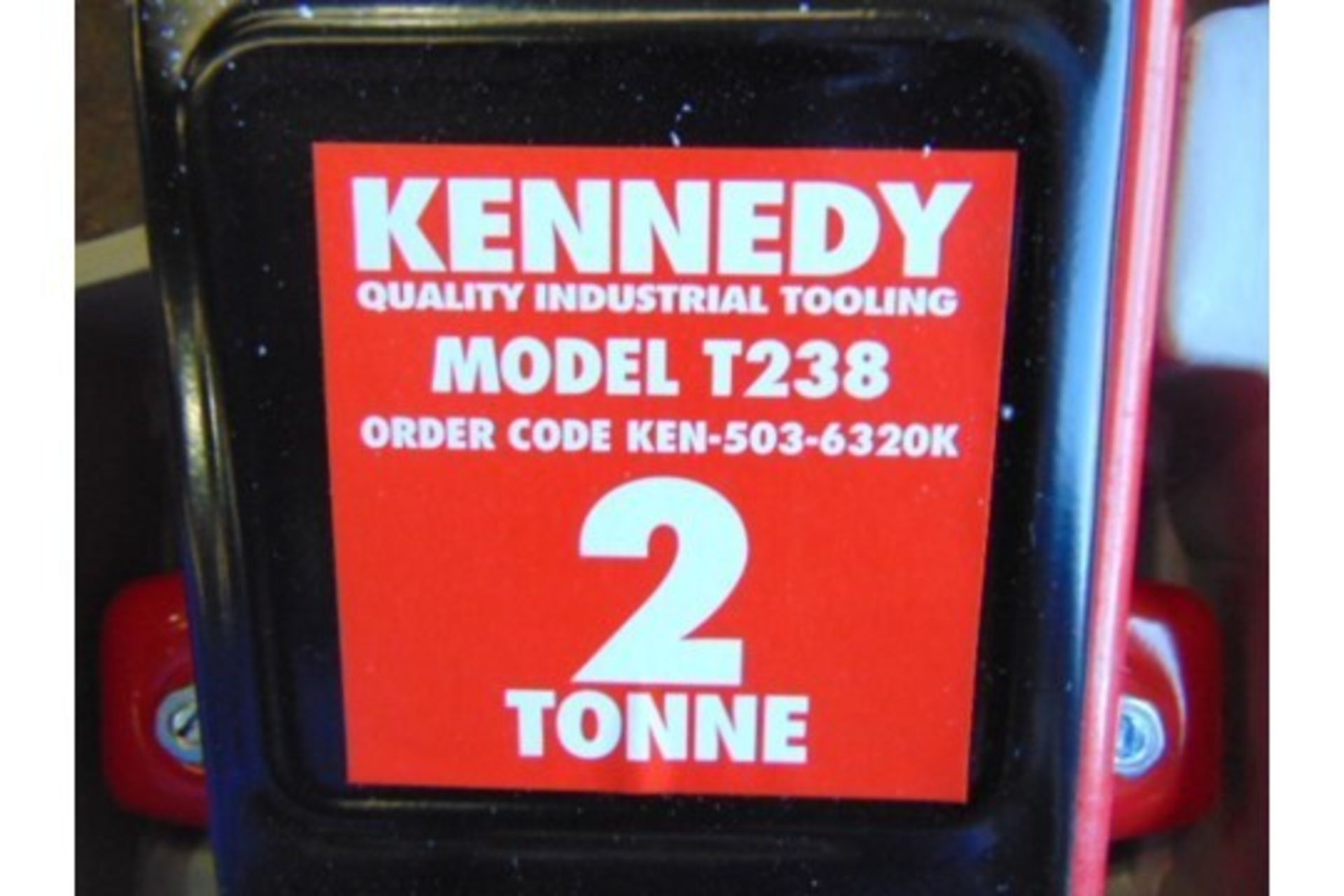 Kennedy T238 2-Tonne Trolley Jack with Case - Image 4 of 5