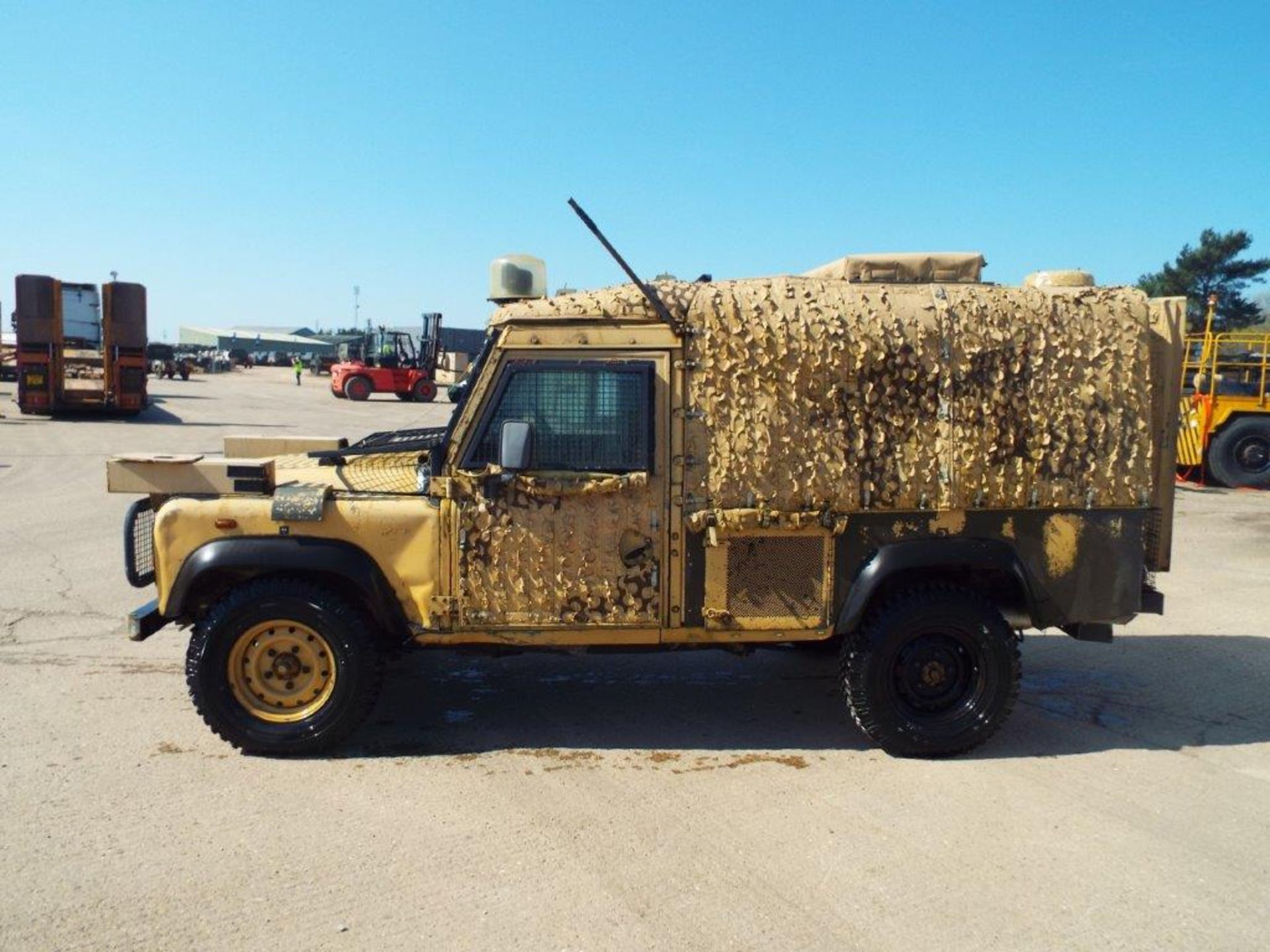 Land Rover 110 300TDi Snatch-2A - Image 4 of 29