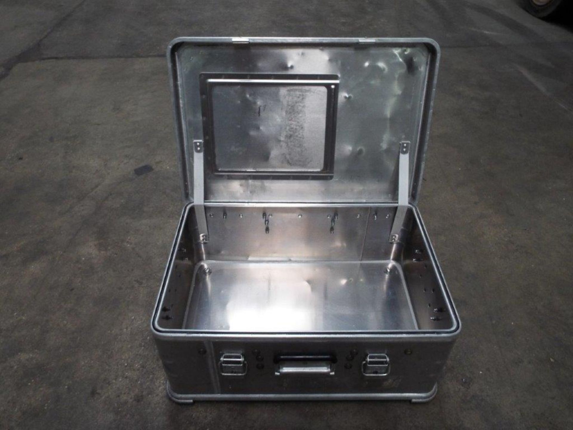 Heavy Duty Zarges Style Aluminium Case - Image 6 of 7