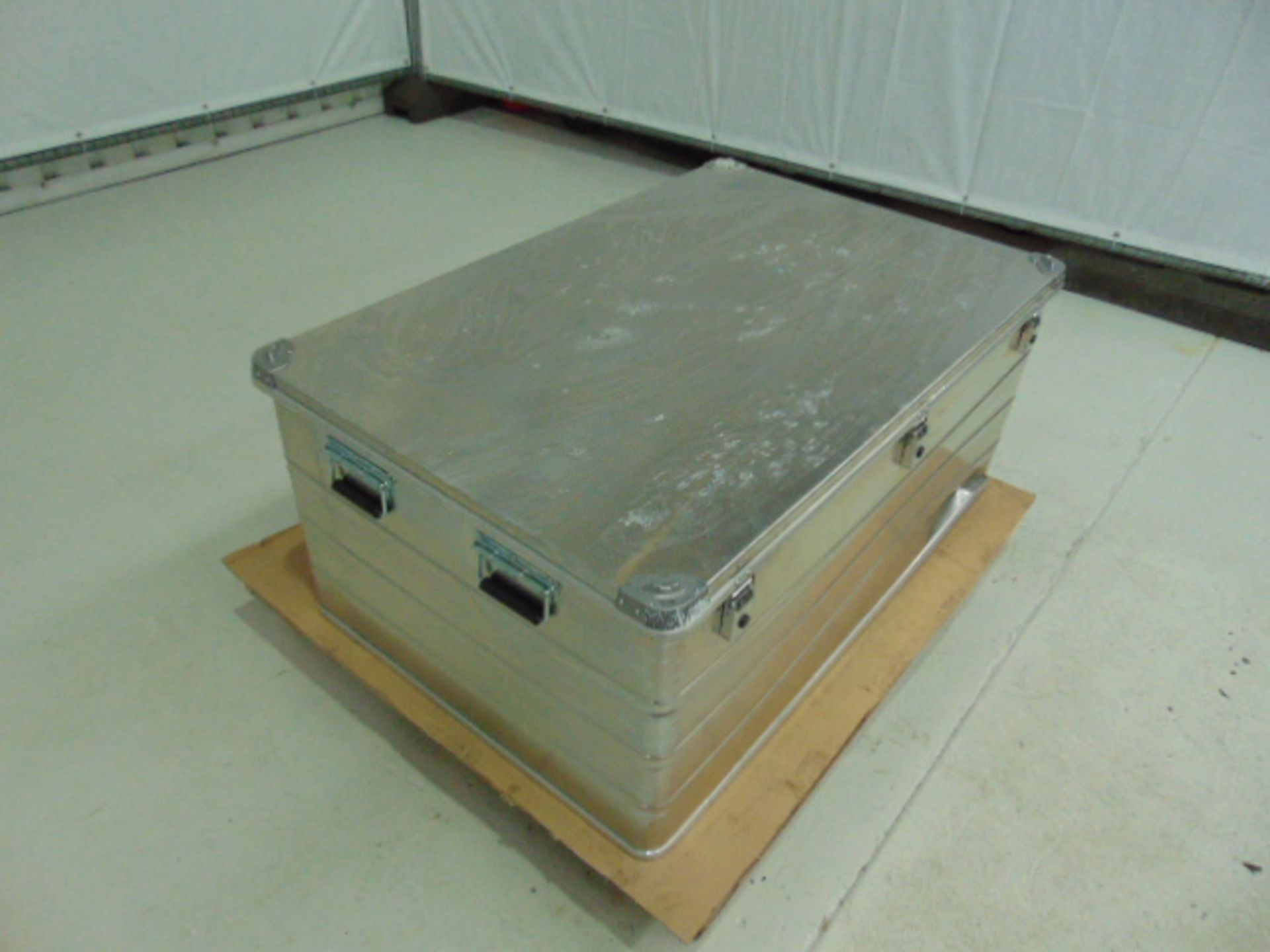 Unissued Heavy Duty Aluminium Stacking Case - Image 6 of 9