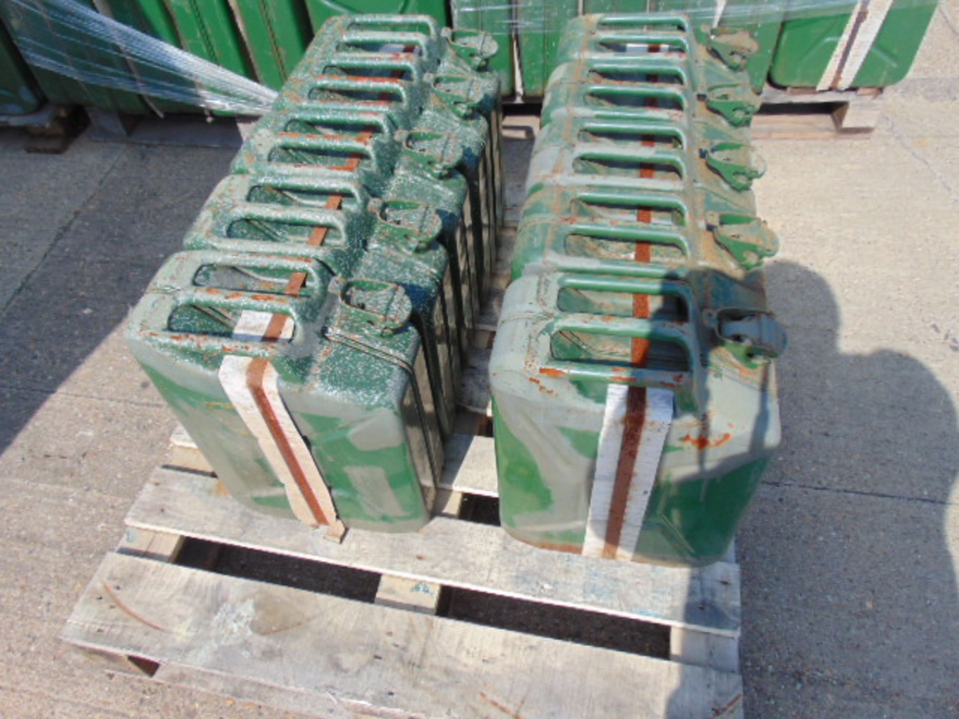 10 x Unissued NATO Issue 20L Jerry Cans - Image 2 of 4