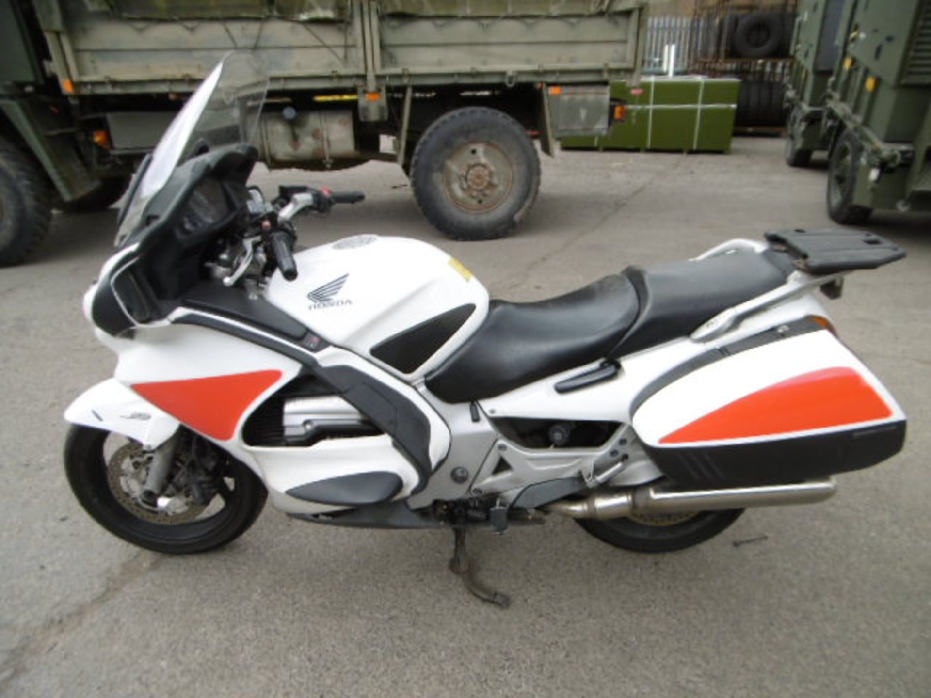 Honda ST1300A - Image 8 of 13