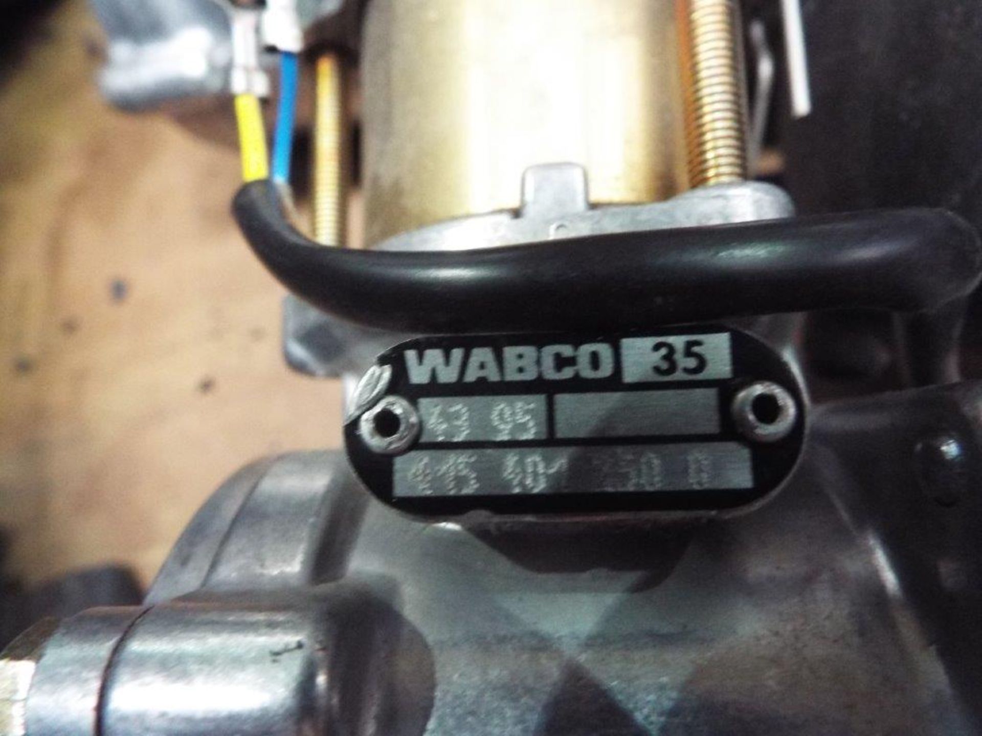 16 x Wabco/Pinzgauer Compressor Assys P/No 758.1.54.511.9 - Image 4 of 7