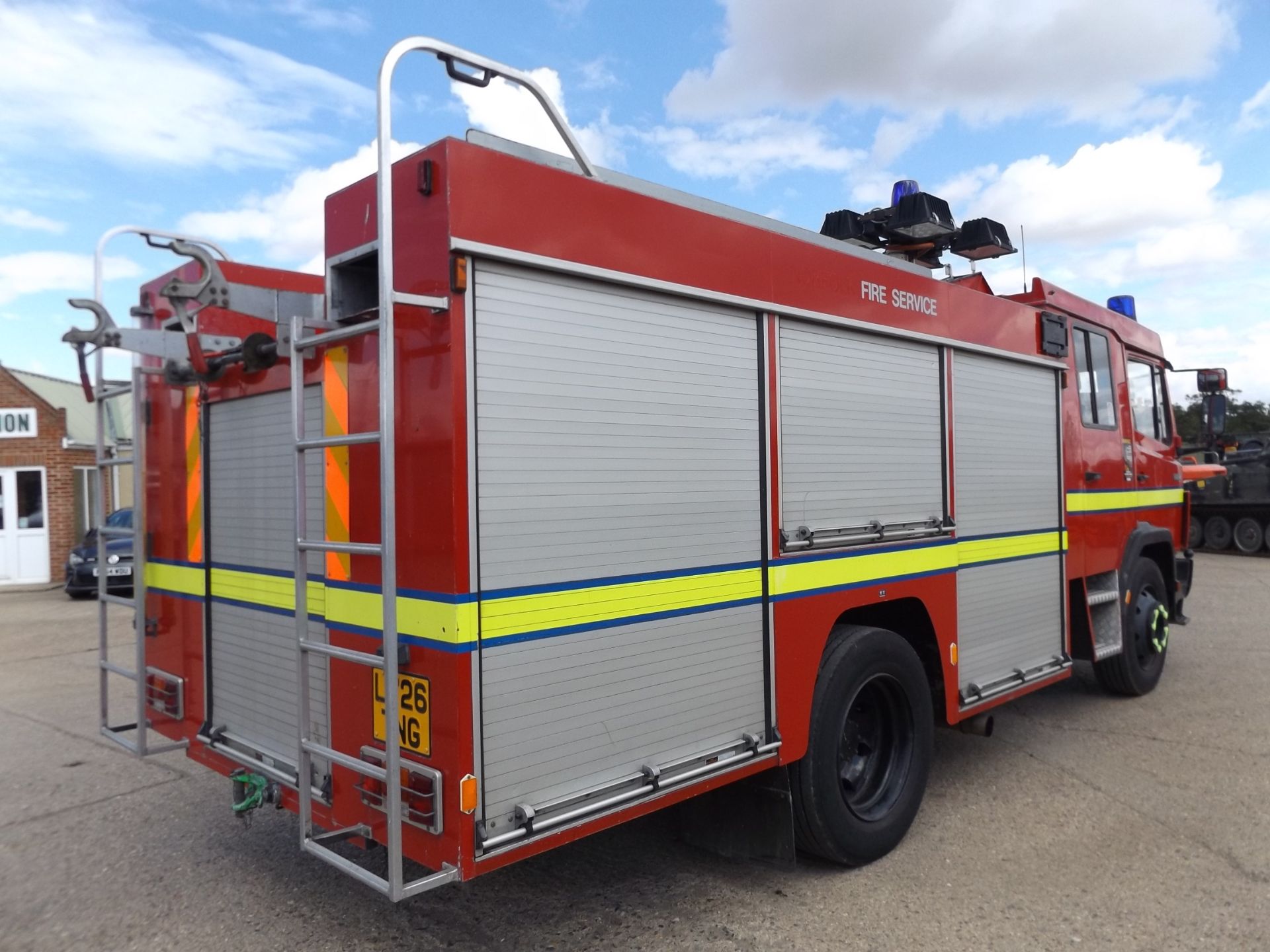 Mercedes 1124 Fire Engine - Image 7 of 16