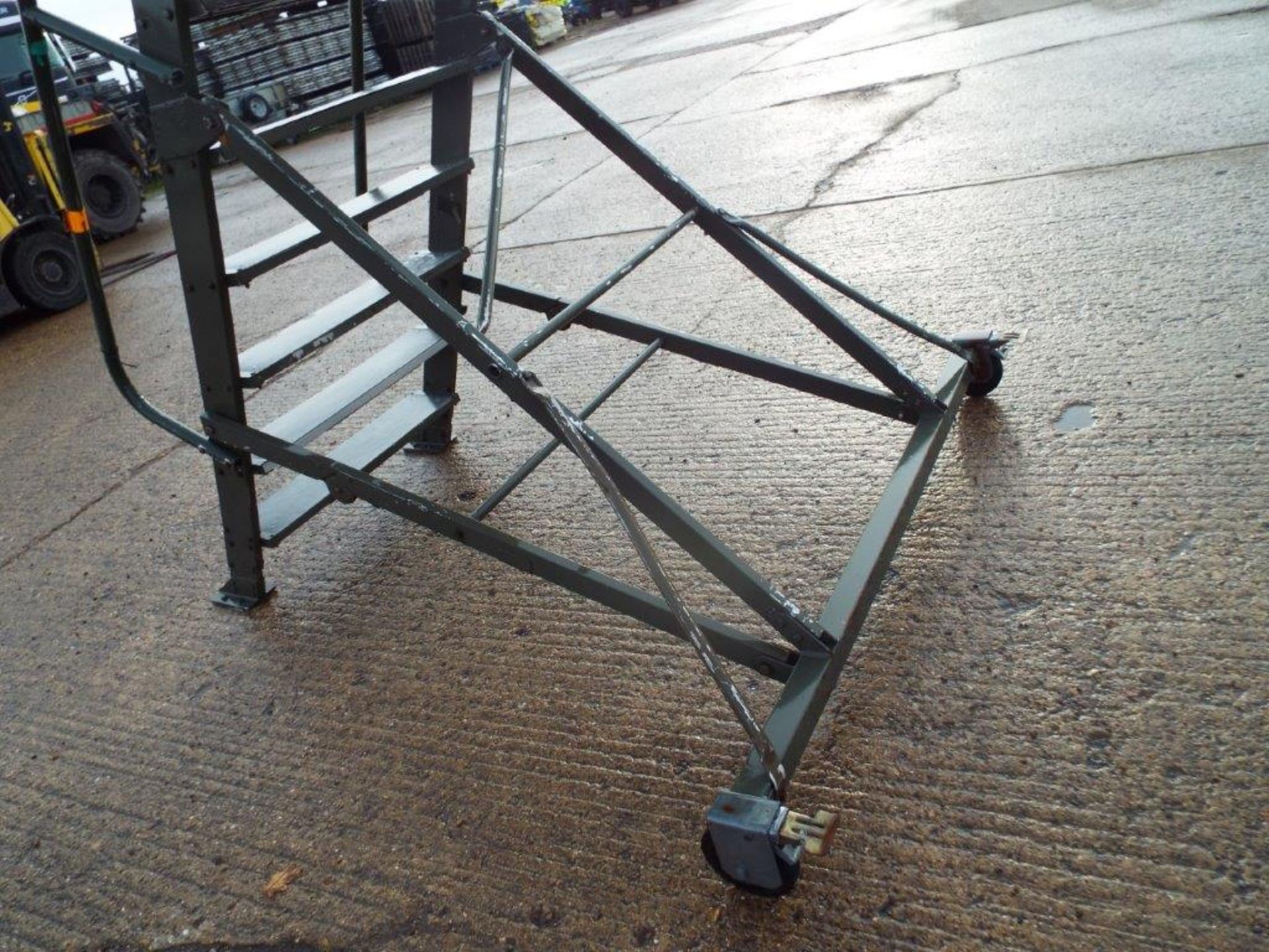 2.2m 9-Step Mobile Access Ladder - Image 6 of 10