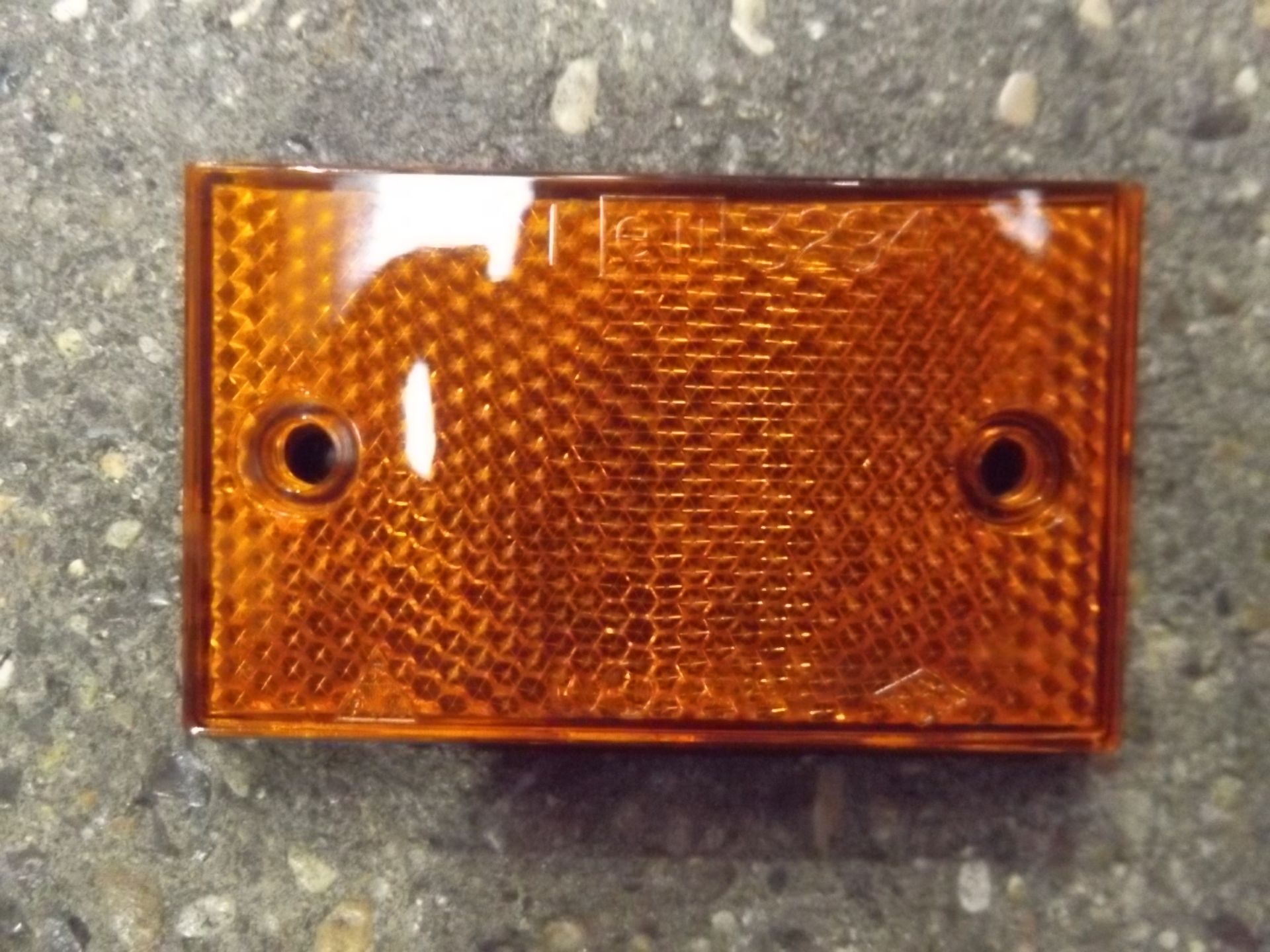 Approximately 175 x Bedford Amber Reflectors - Image 2 of 3