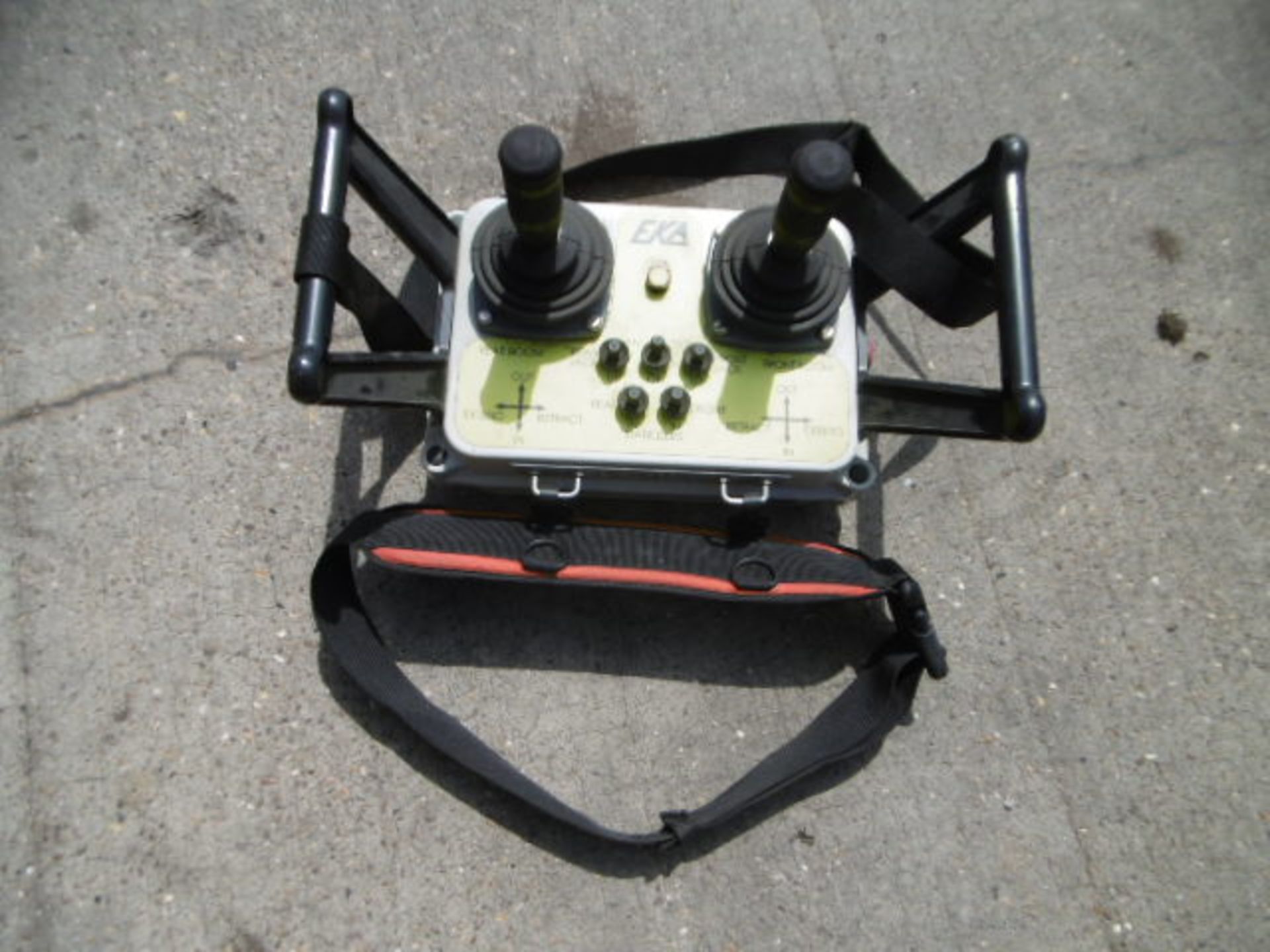 EKA Recovery Unit Remote Control - Image 2 of 5