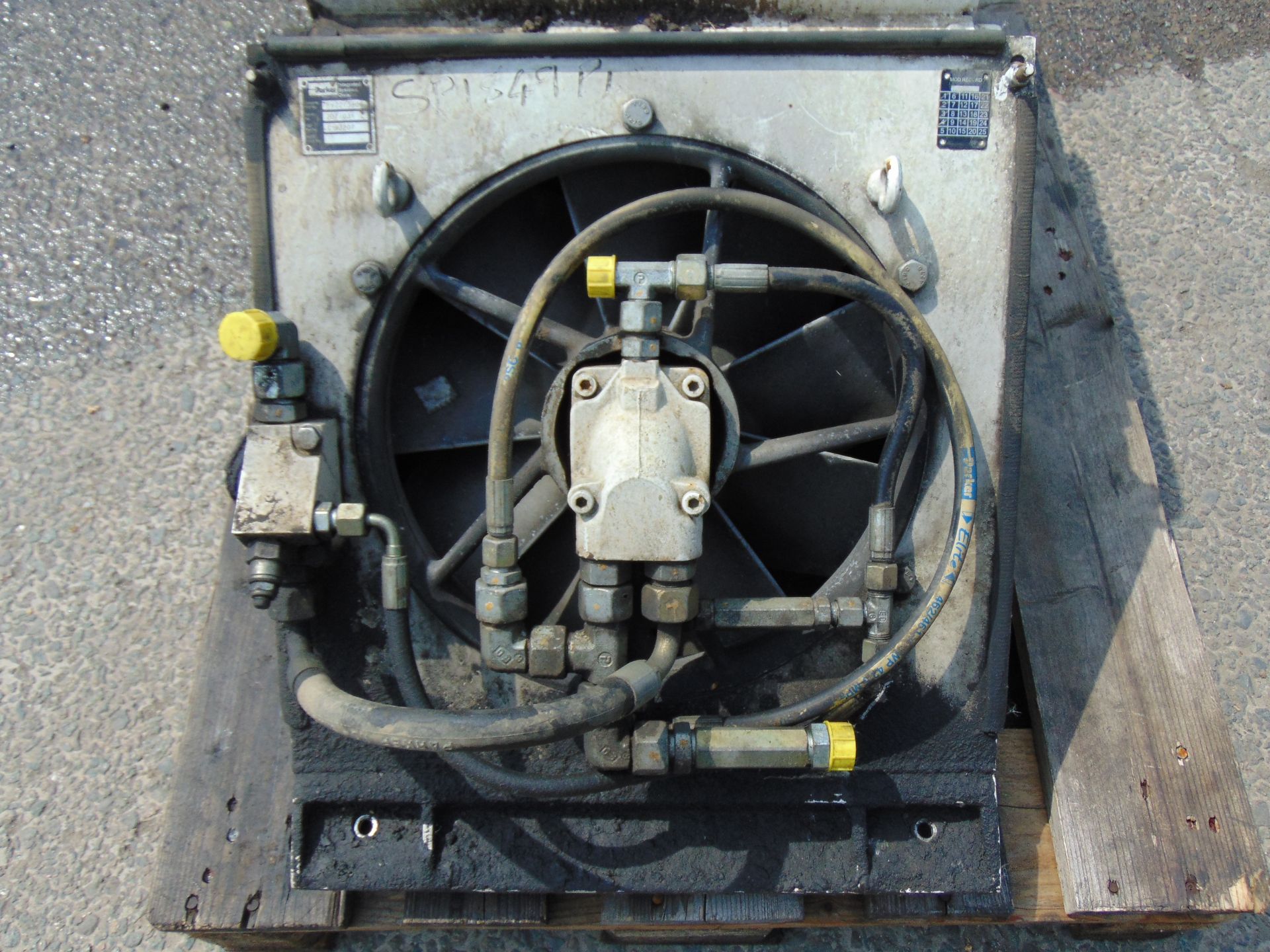 Parker Hydraulics Engine Oil lubricating Cooler P/no FV2273806 - Image 3 of 8