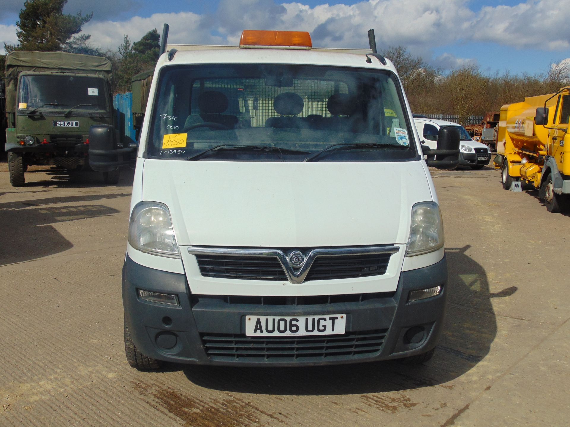 Vauxhall Movano 3500 2.5 CDTi MWB Flat Bed Tipper - Image 4 of 26
