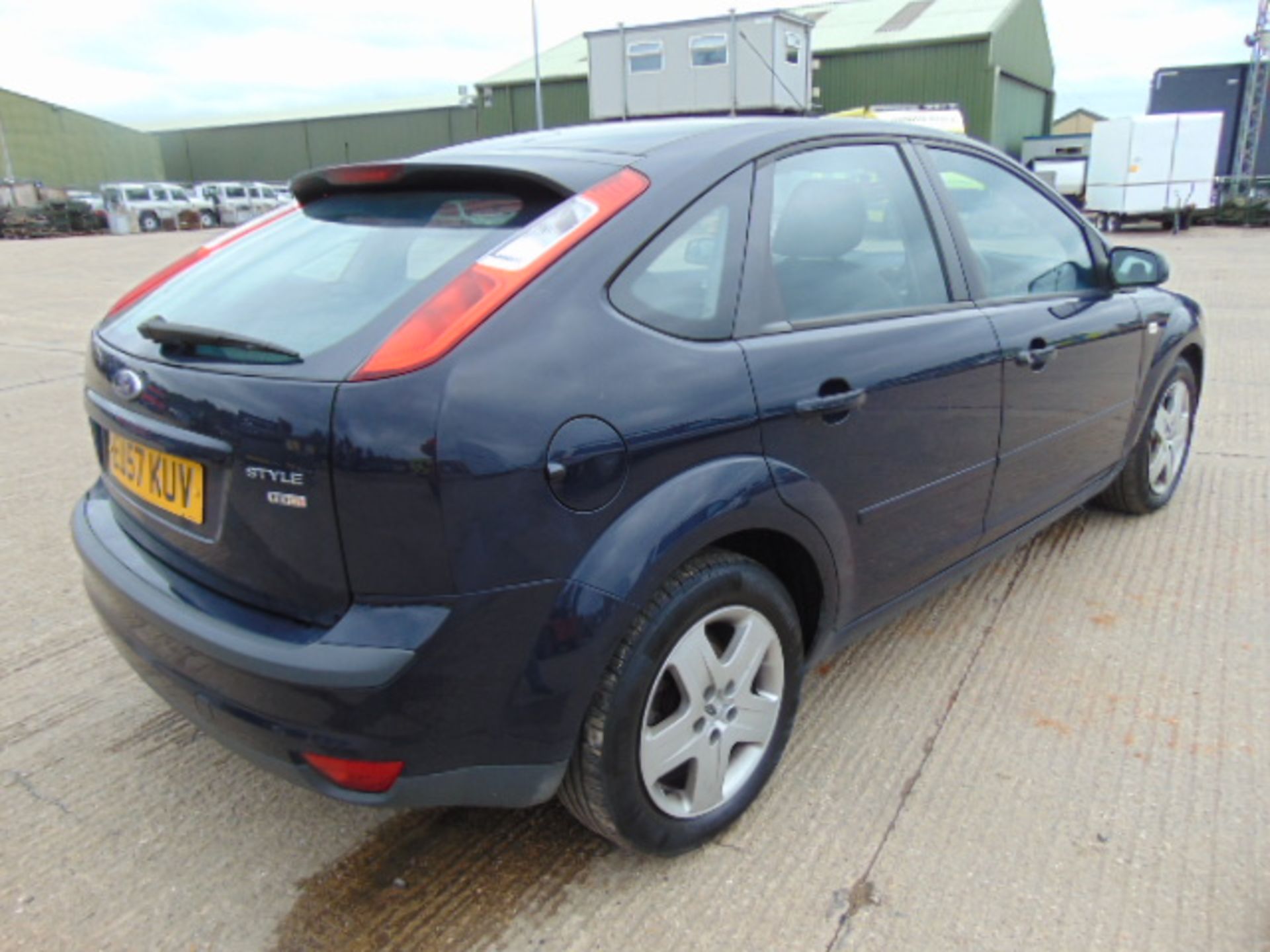 Ford Focus 1.8 TDCI Style Hatchback - Image 6 of 18