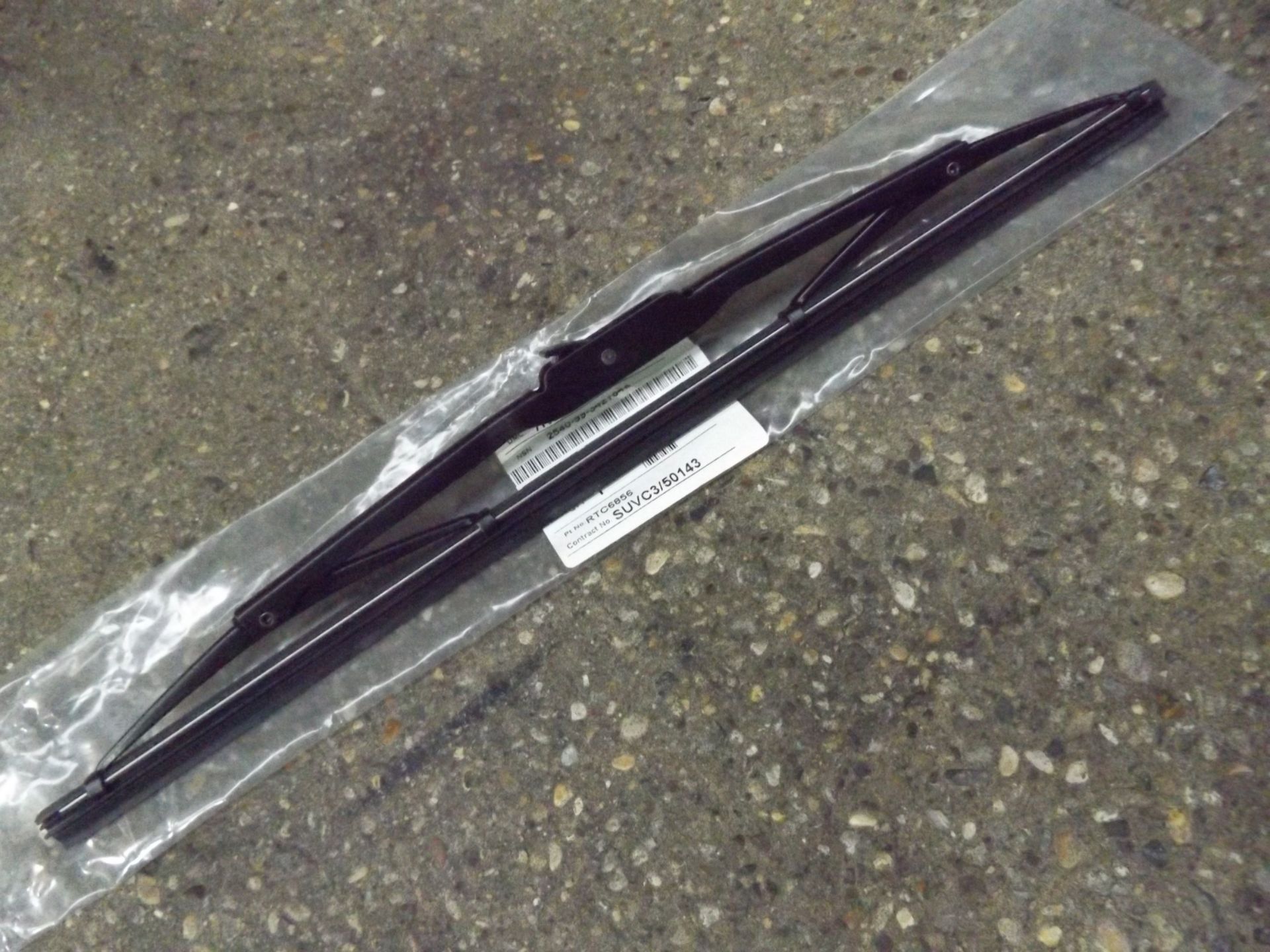 Approx 40 x Land Rover Wiper Blades P/No RTC6856 - Image 2 of 4