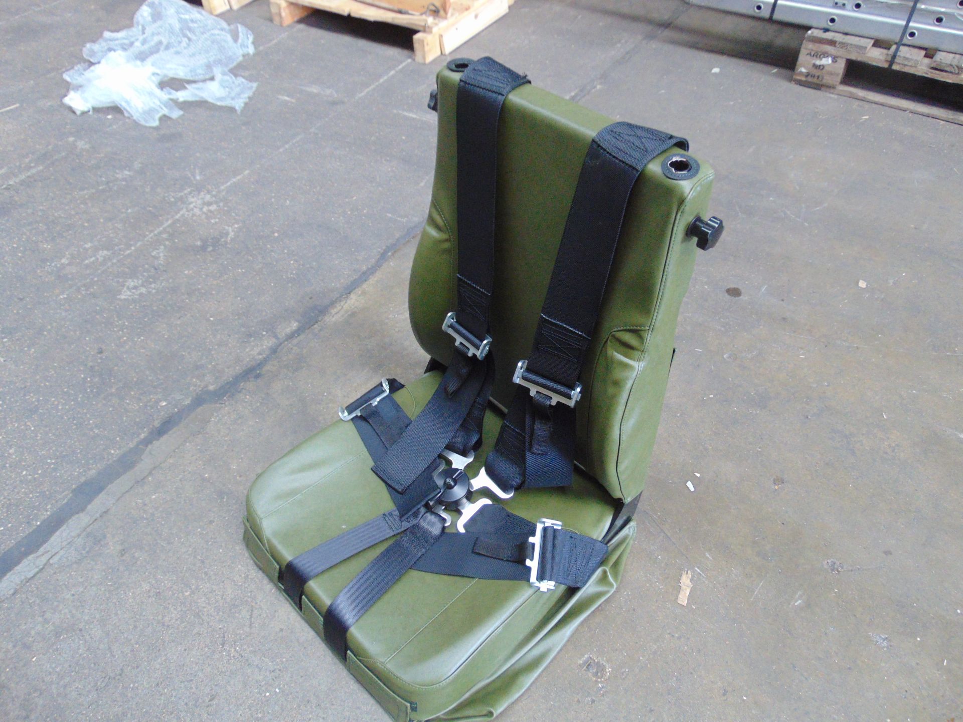Unissued FV Drivers Seat Complete with 5 Point Harness - Bild 3 aus 9