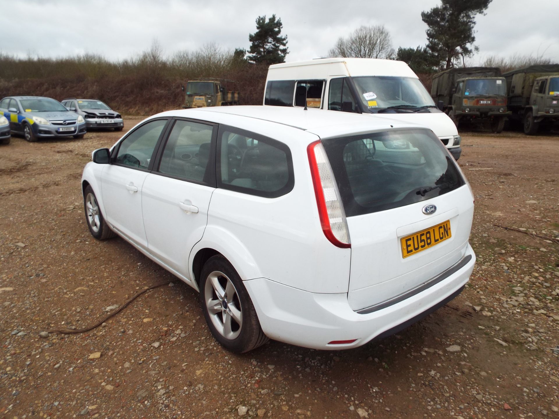 Ford Focus 1.8 Zetec Turbo Diesel Estate - Image 5 of 17