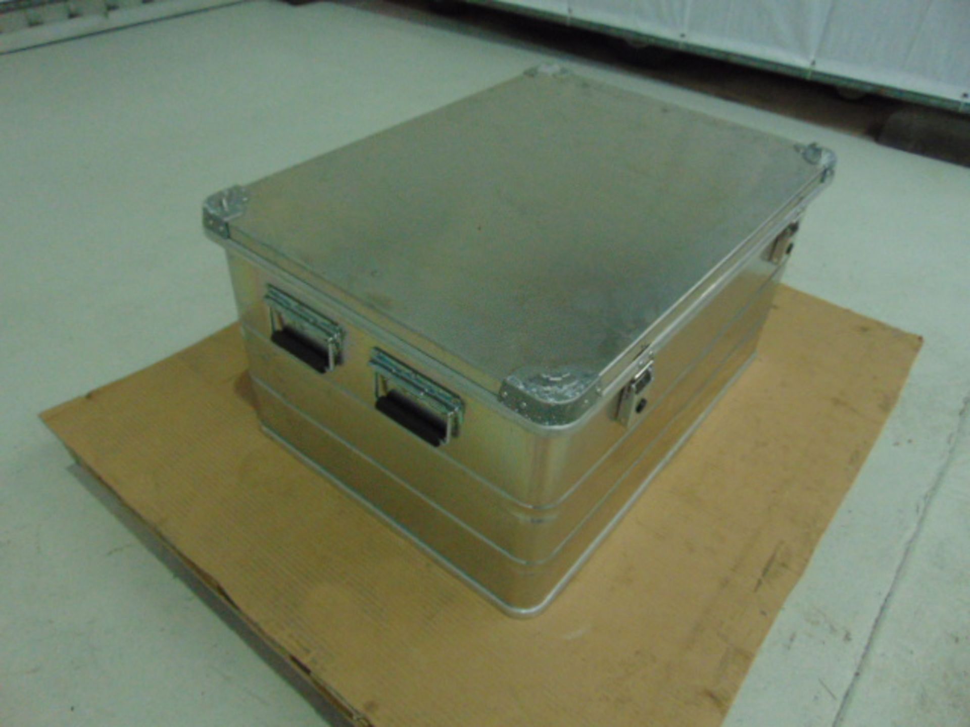 Unissued Heavy Duty Aluminium Stacking Case - Image 5 of 8