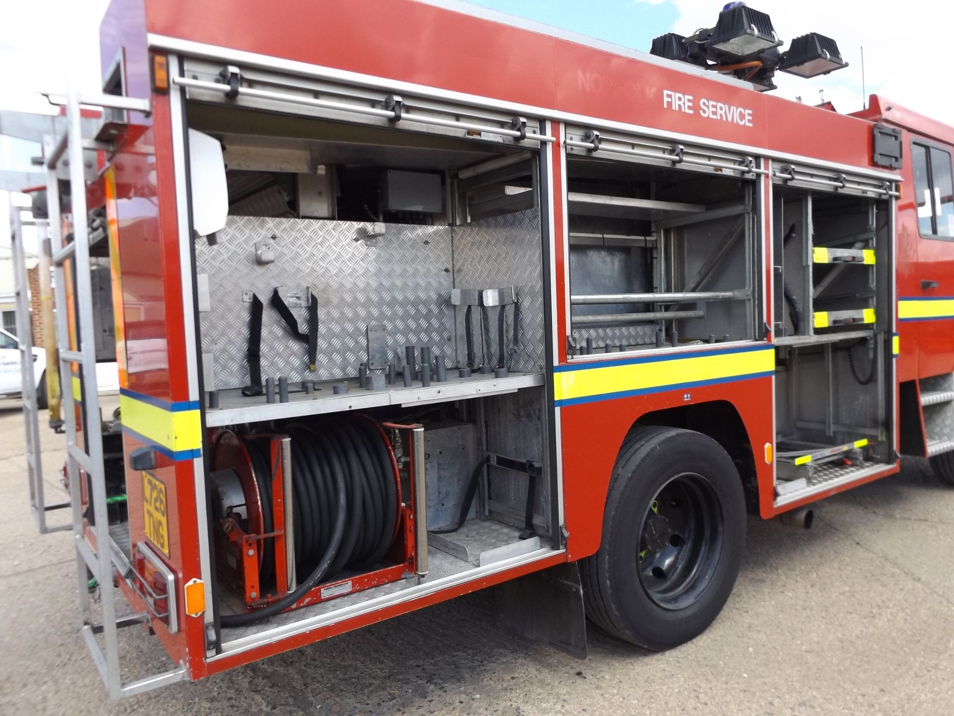 Mercedes 1124 Fire Engine - Image 15 of 16