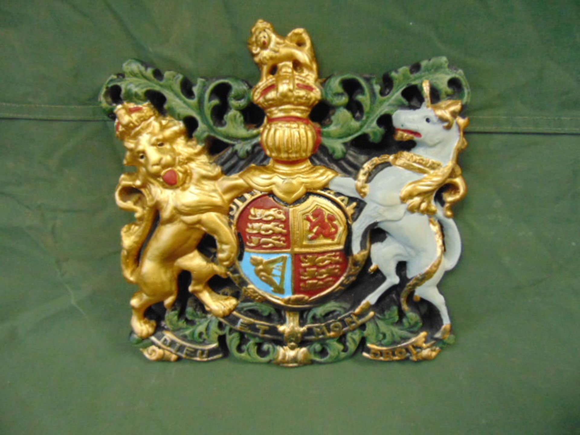 Hand Painted Medium Royal Crest