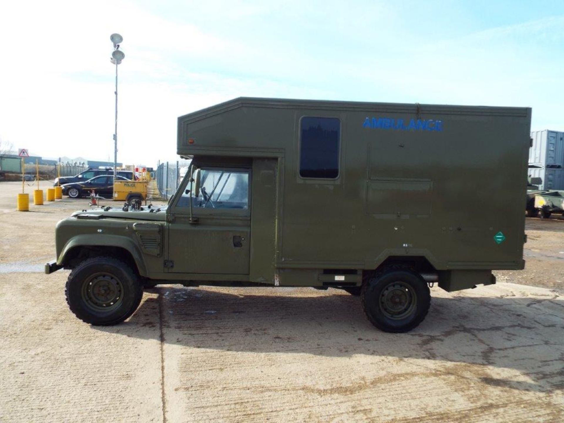 Military Specification LHD Land Rover Wolf 130 Ambulance - Bild 4 aus 22