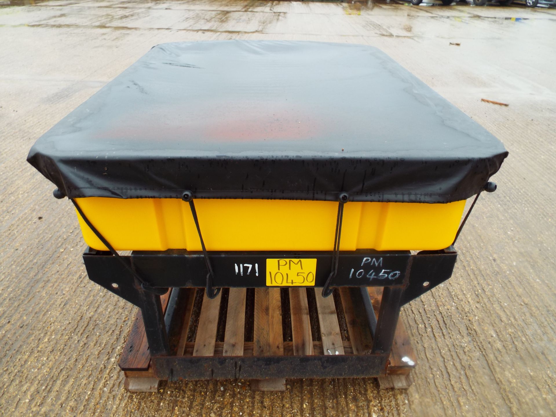 Snow Ex Vee Pro 6000 Salt Spreader - Image 6 of 15