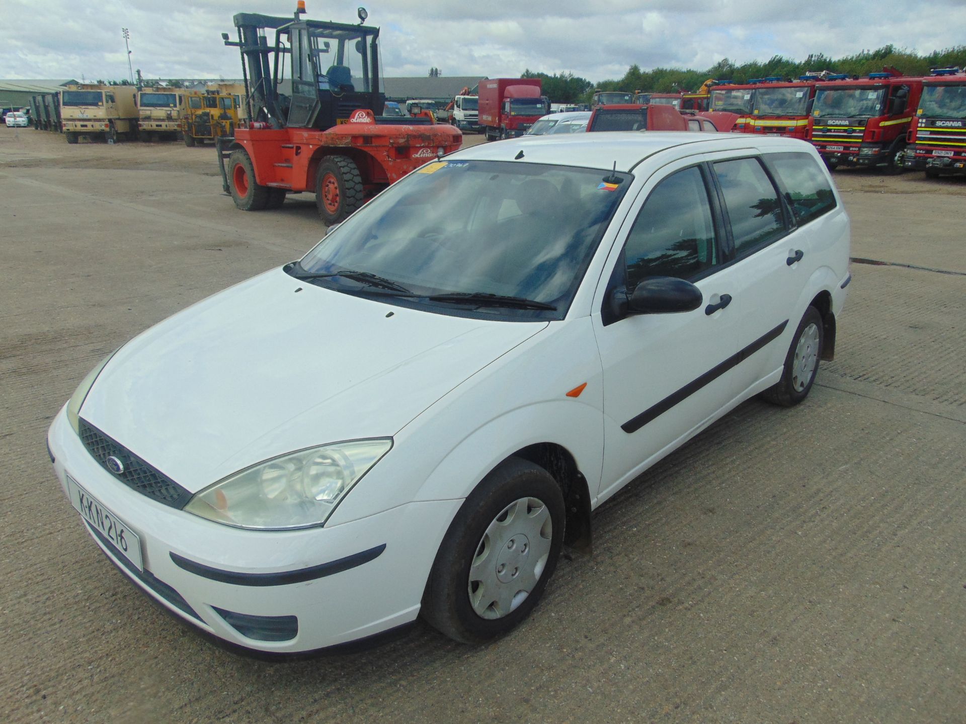 Ford Focus 1.8TDDi Estate - Image 3 of 15