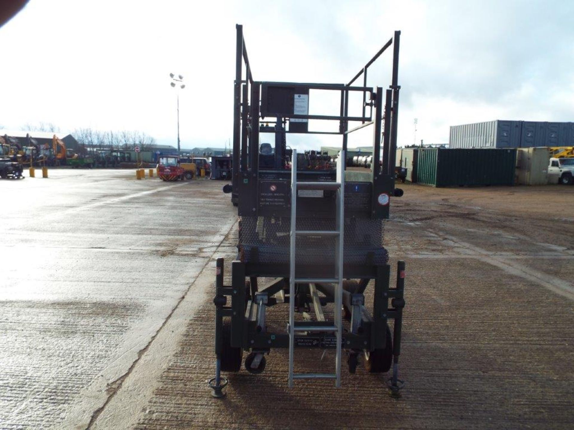 UK Lift 4m Mobile Hydraulic Work Platform - Image 4 of 16