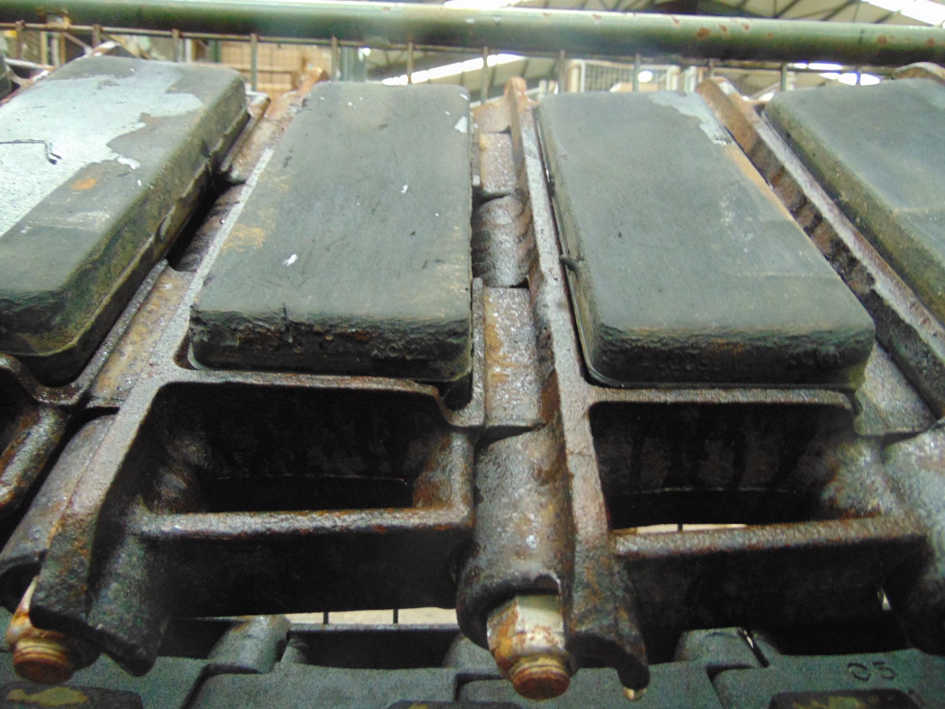 10 x FV432 10 Link Track Sections - Image 5 of 6