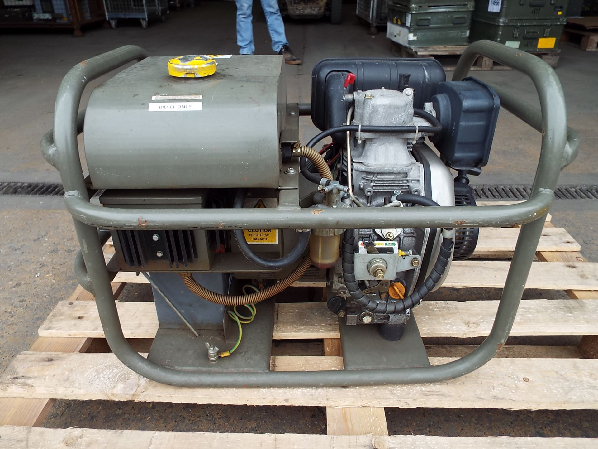 Harrington / Yanmar 1 kW, 28.5V Diesel Generator / Battery Charger - Image 3 of 9