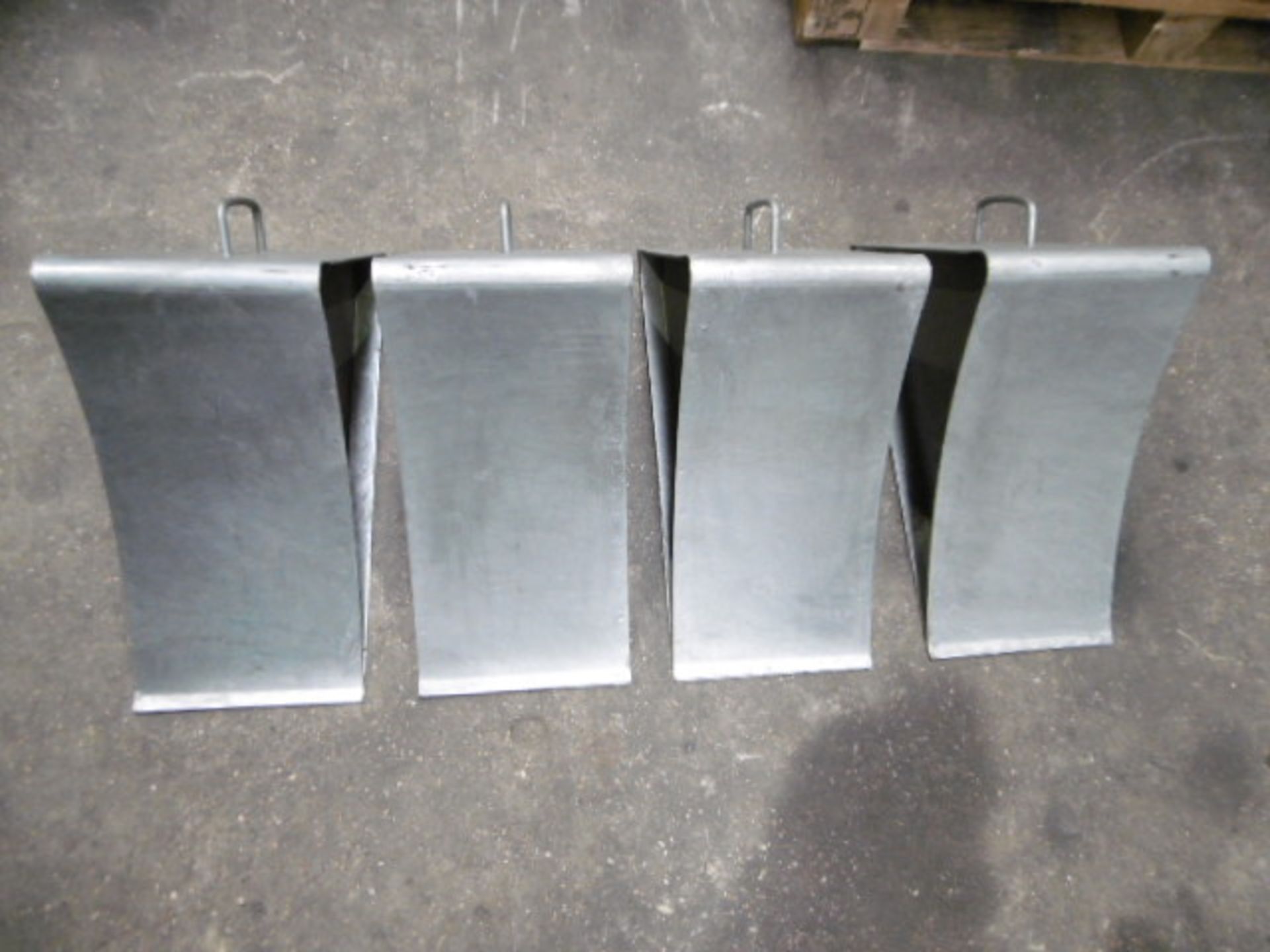 4 x Heavy Duty Steel Wheel Chocks - Bild 4 aus 5